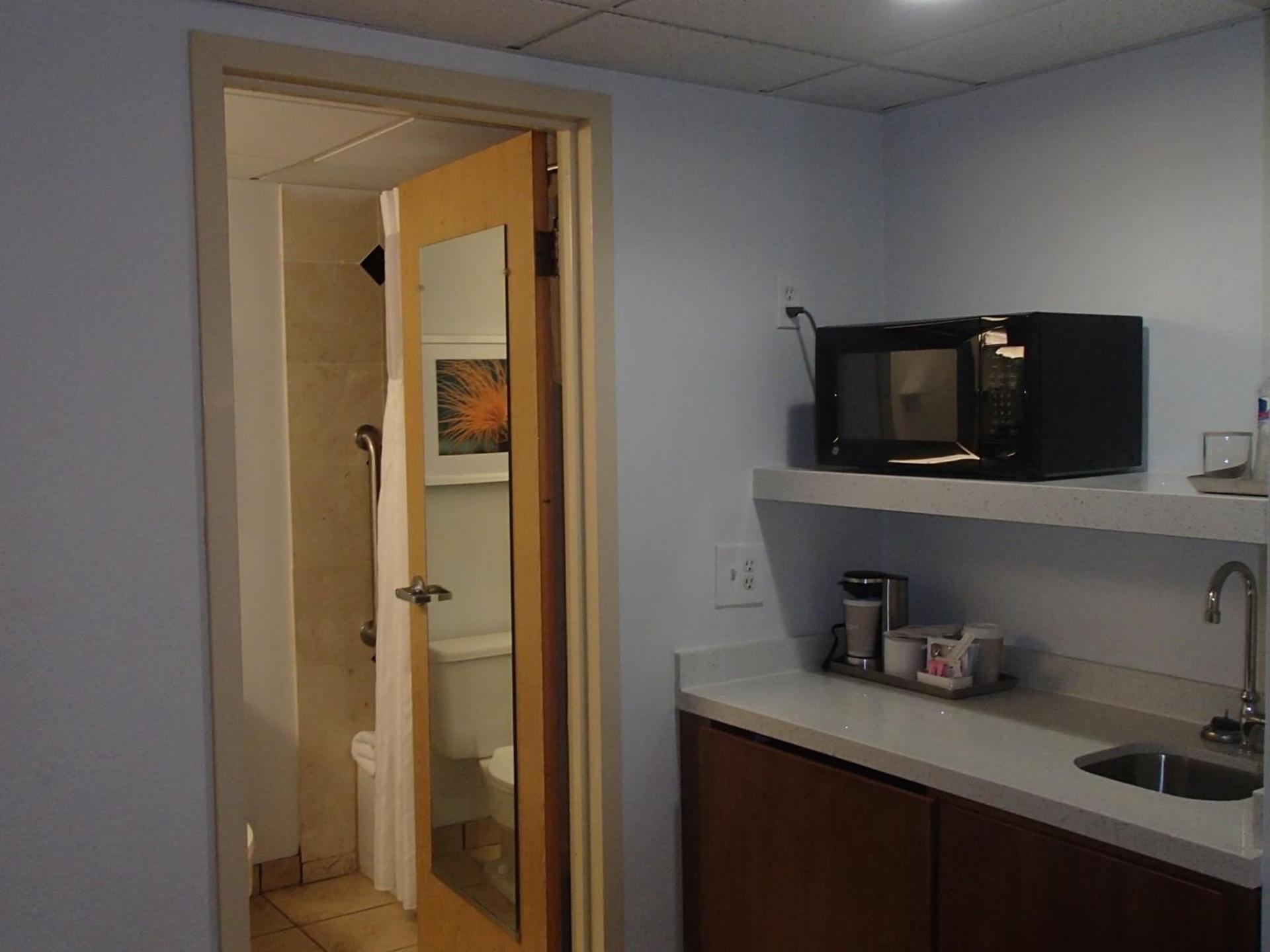 DoubleTree by Hilton Corpus Christi Beachfront photo 28