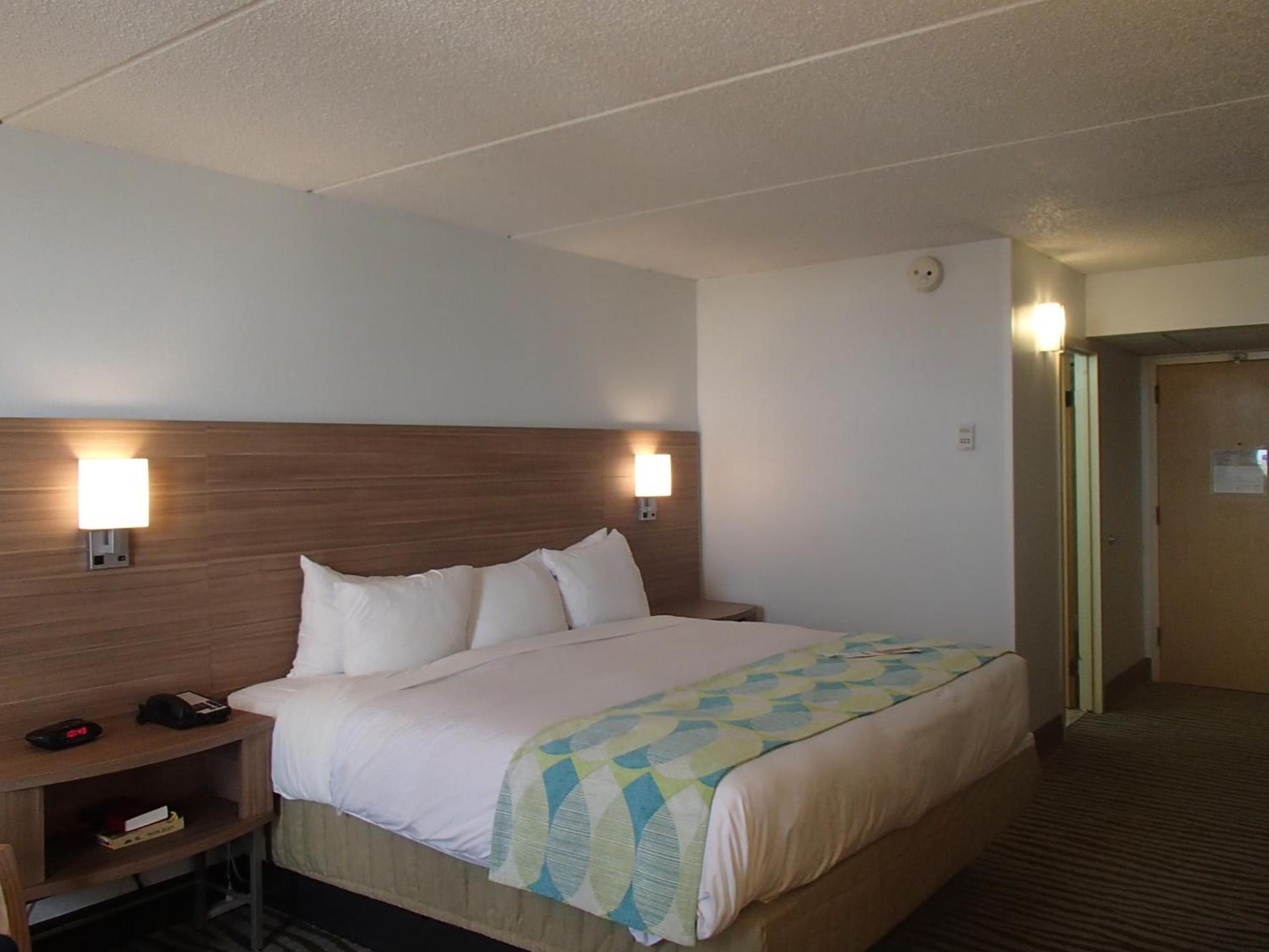 DoubleTree by Hilton Corpus Christi Beachfront photo 95