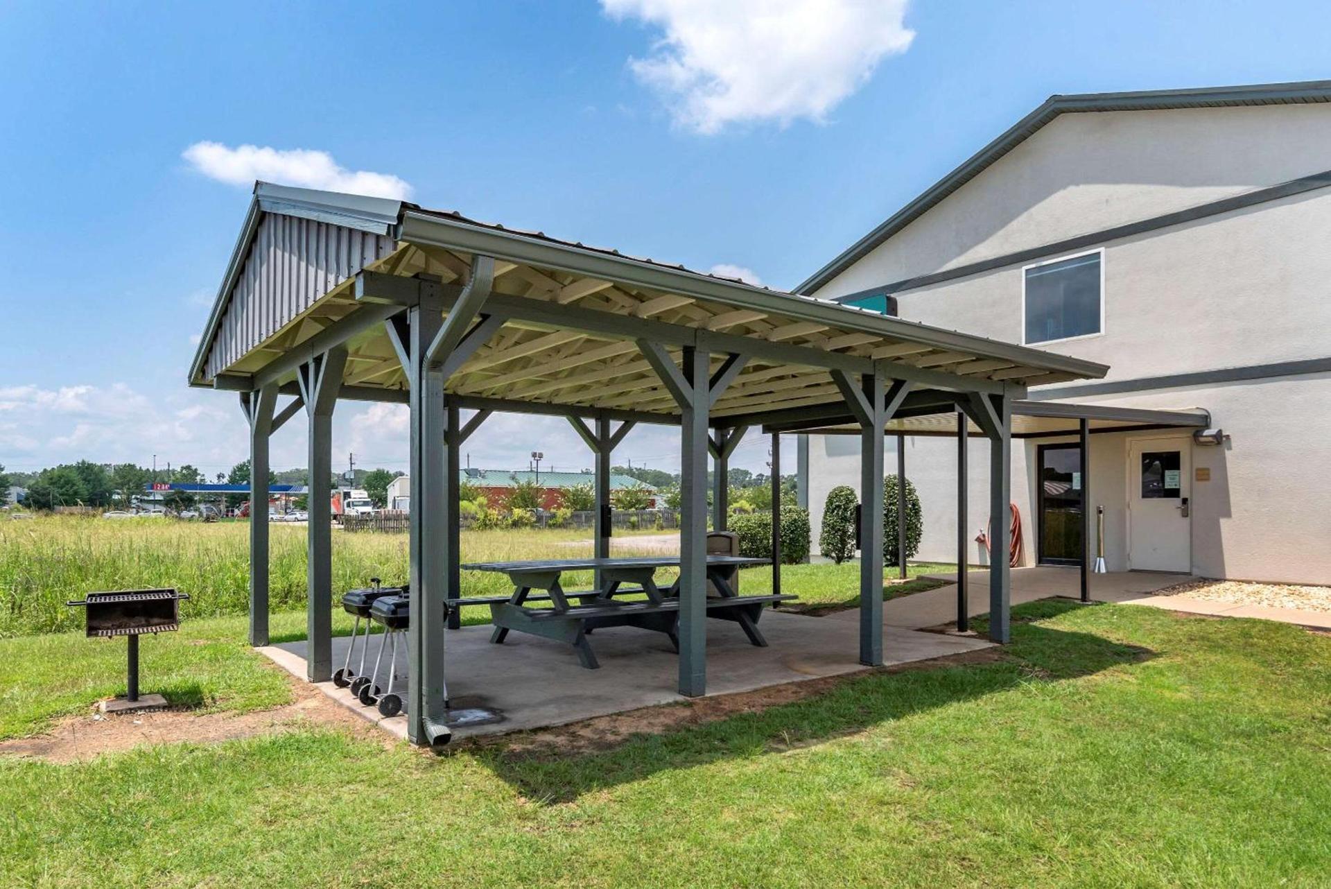 Quality Inn & Suites Demopolis photo 16