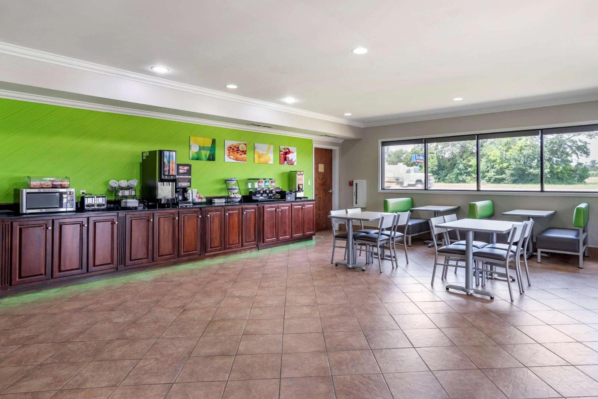 Quality Inn & Suites Demopolis photo 18