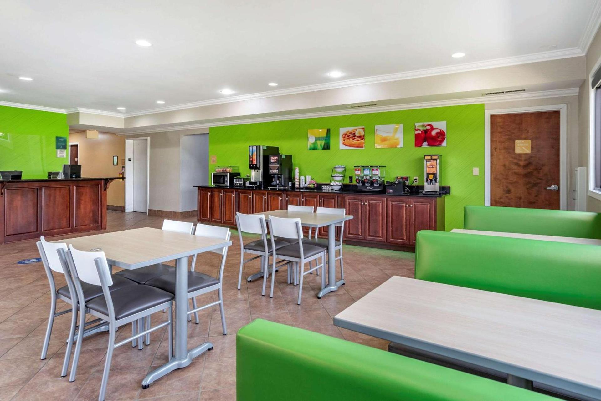 Quality Inn & Suites Demopolis photo 21