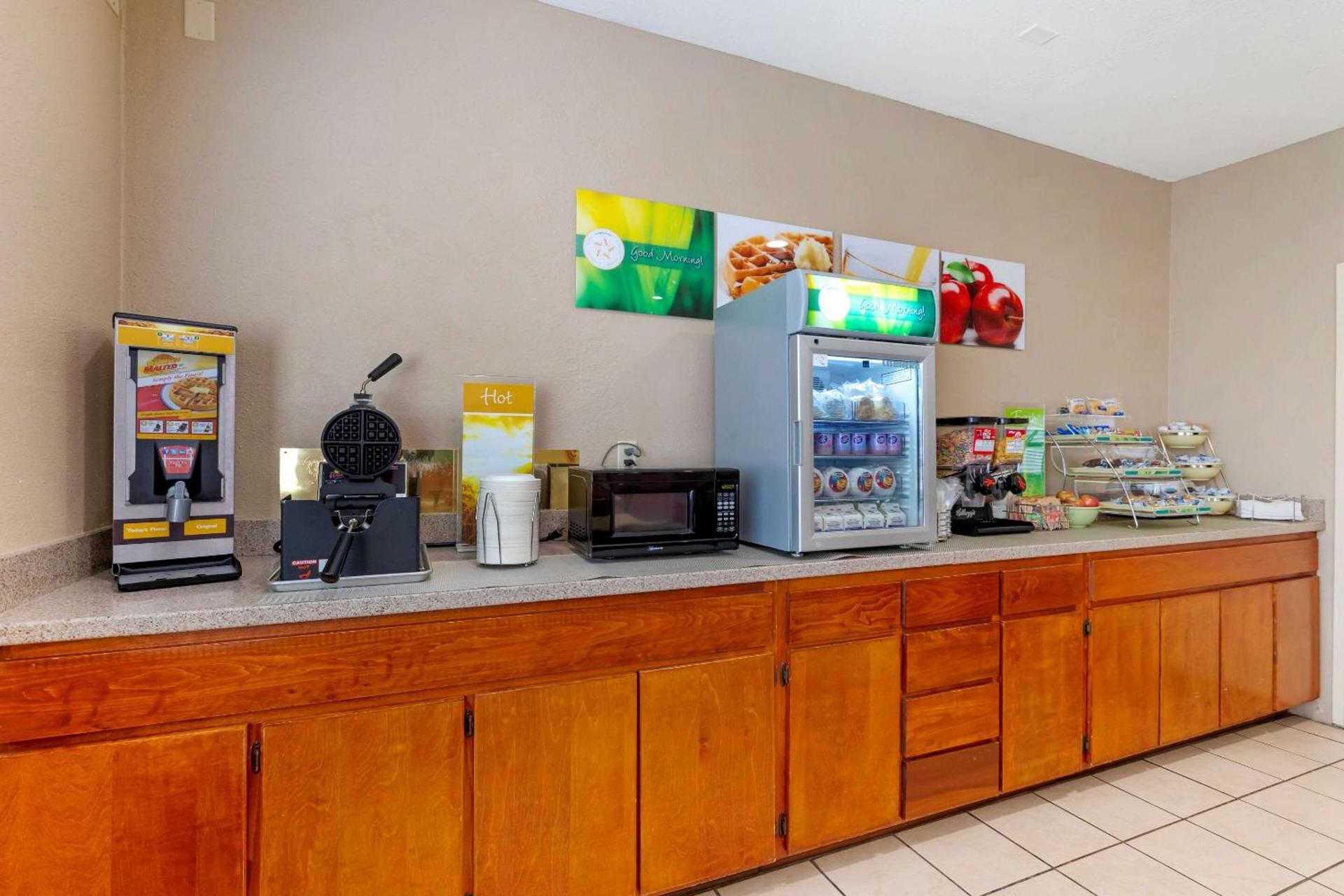 Quality Inn & Suites Keokuk North photo 21