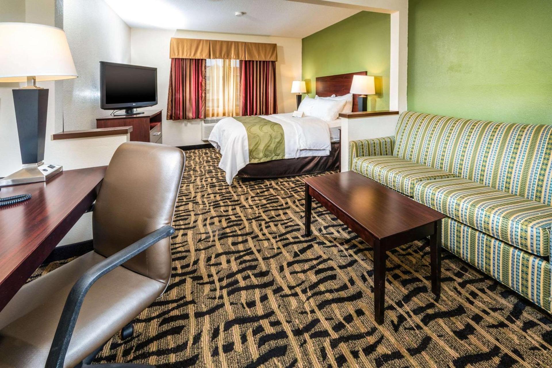Quality Inn & Suites Danville East photo 9