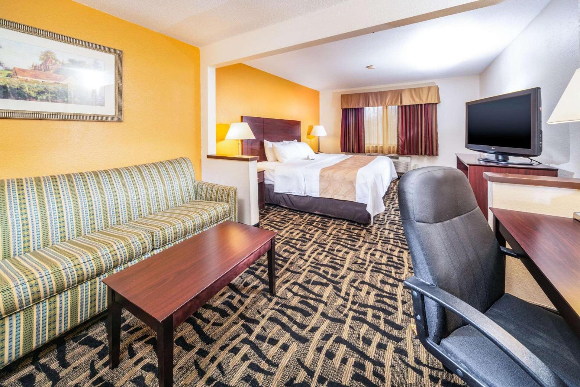 Quality Inn & Suites Danville East photo 10