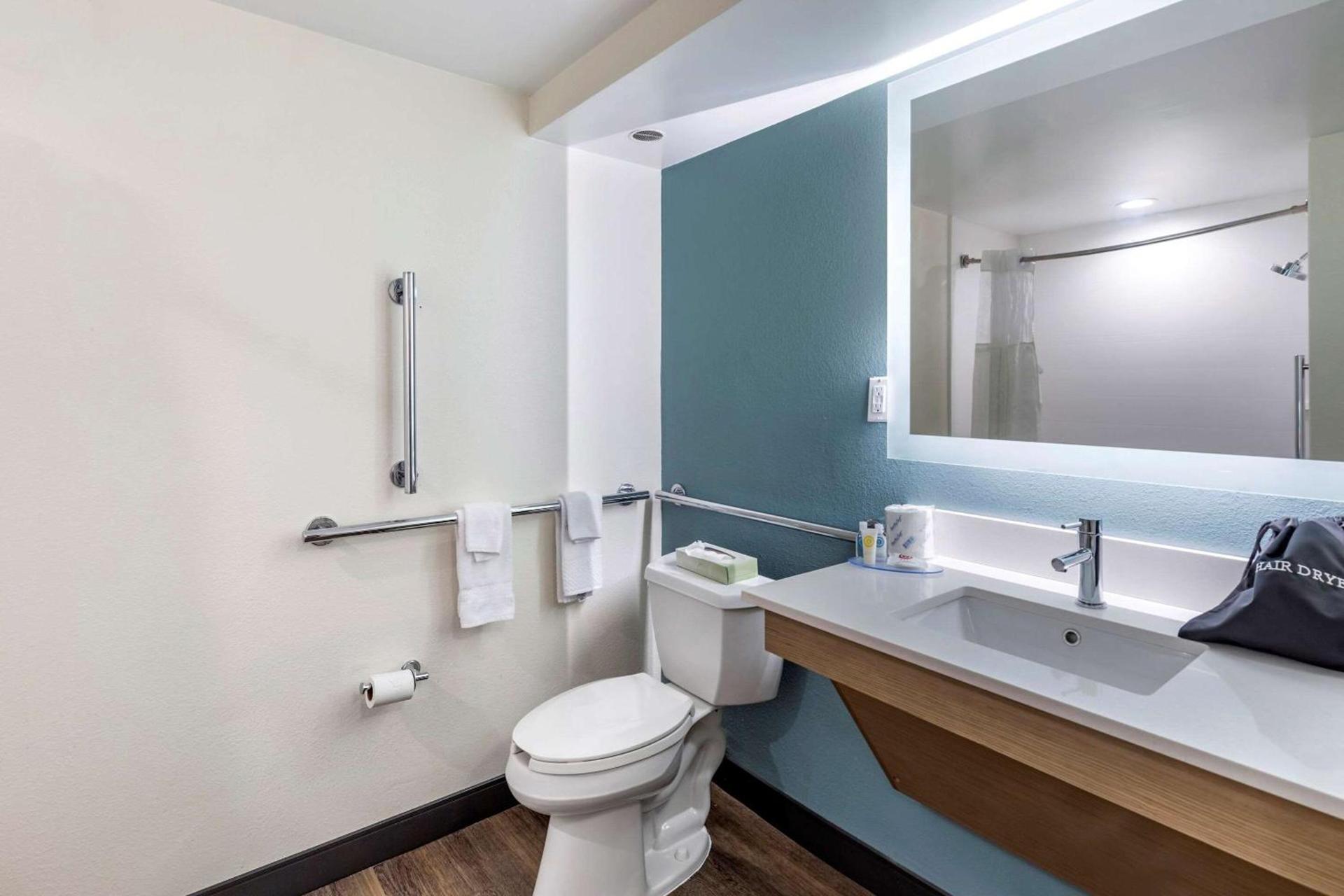 Comfort Suites Anderson-Clemson photo 8