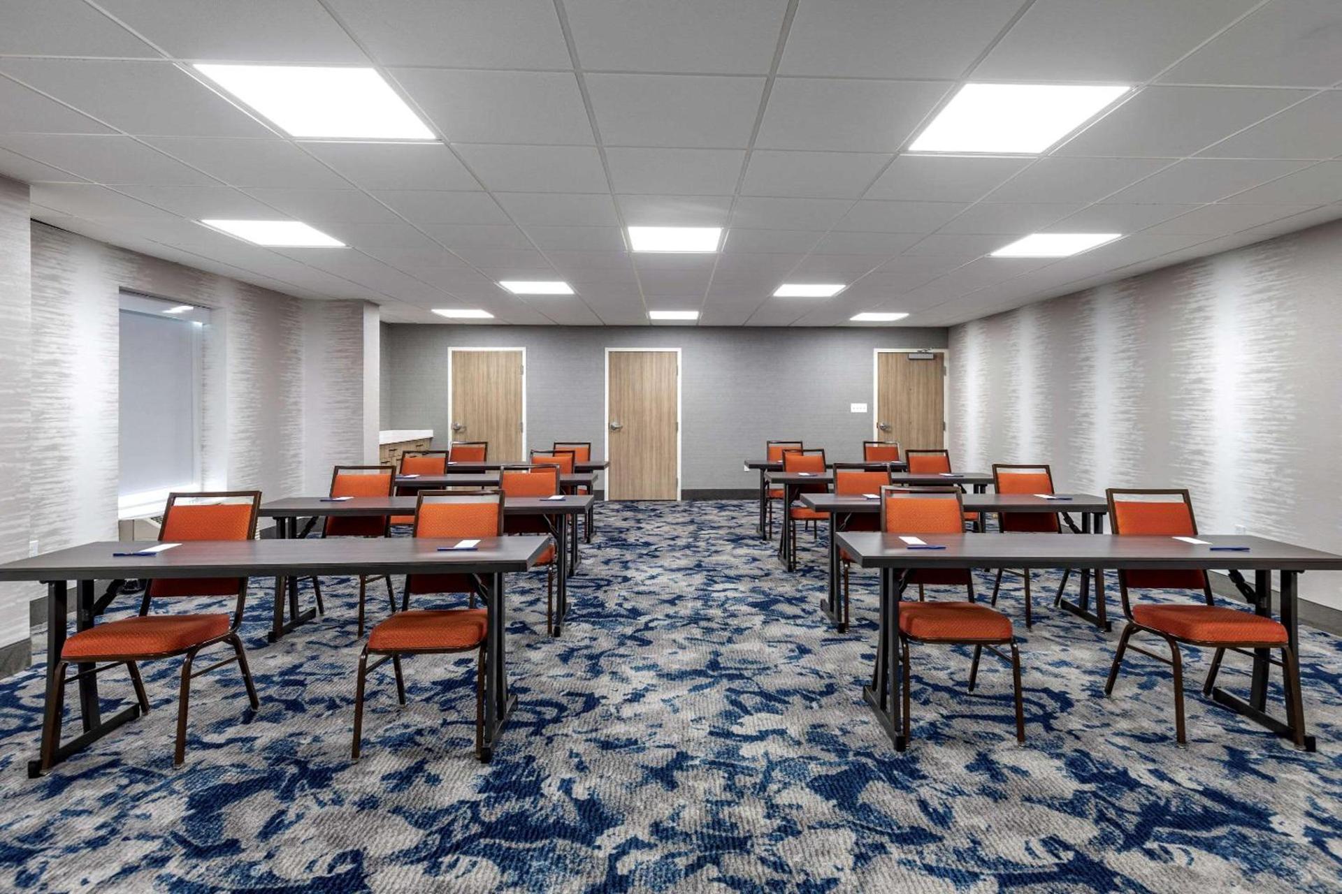 Comfort Suites Anderson-Clemson photo 24