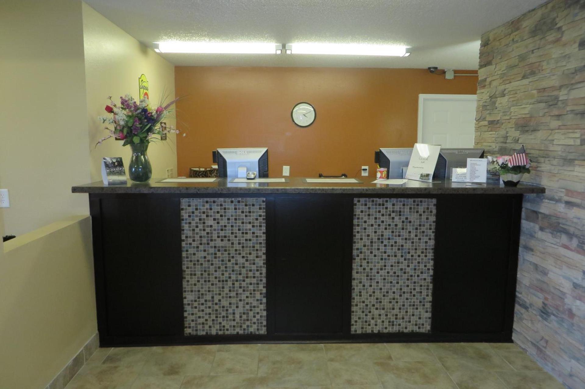 Western Inn & Suite Grinnell IA photo 25