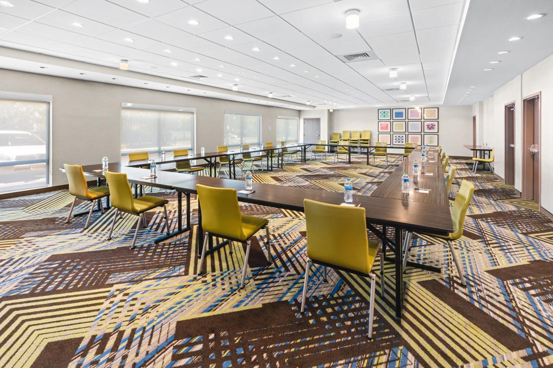 Holiday Inn Express & Suites - Suisun City by IHG photo 45