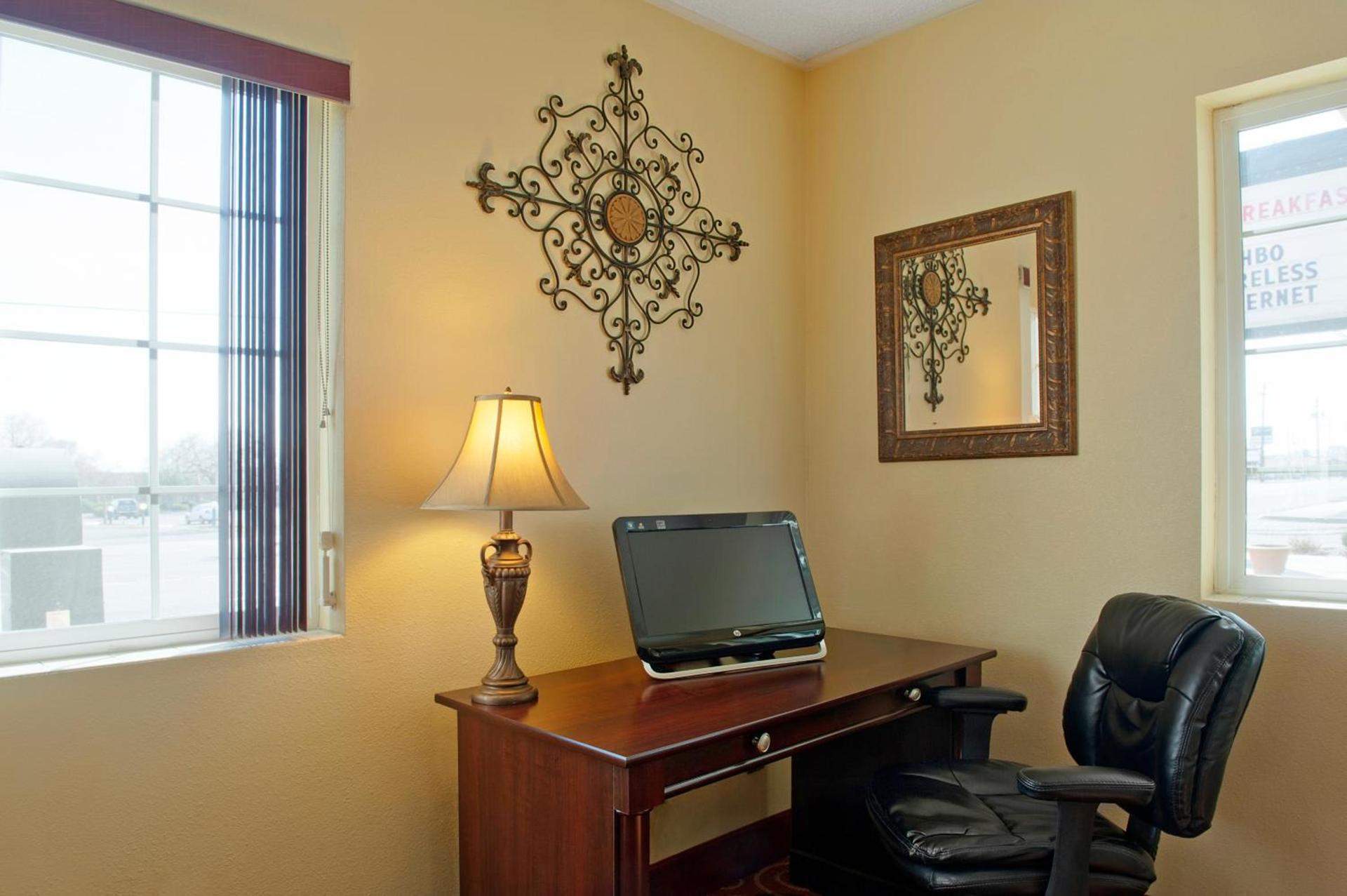 Days Inn by Wyndham Yakima photo 33
