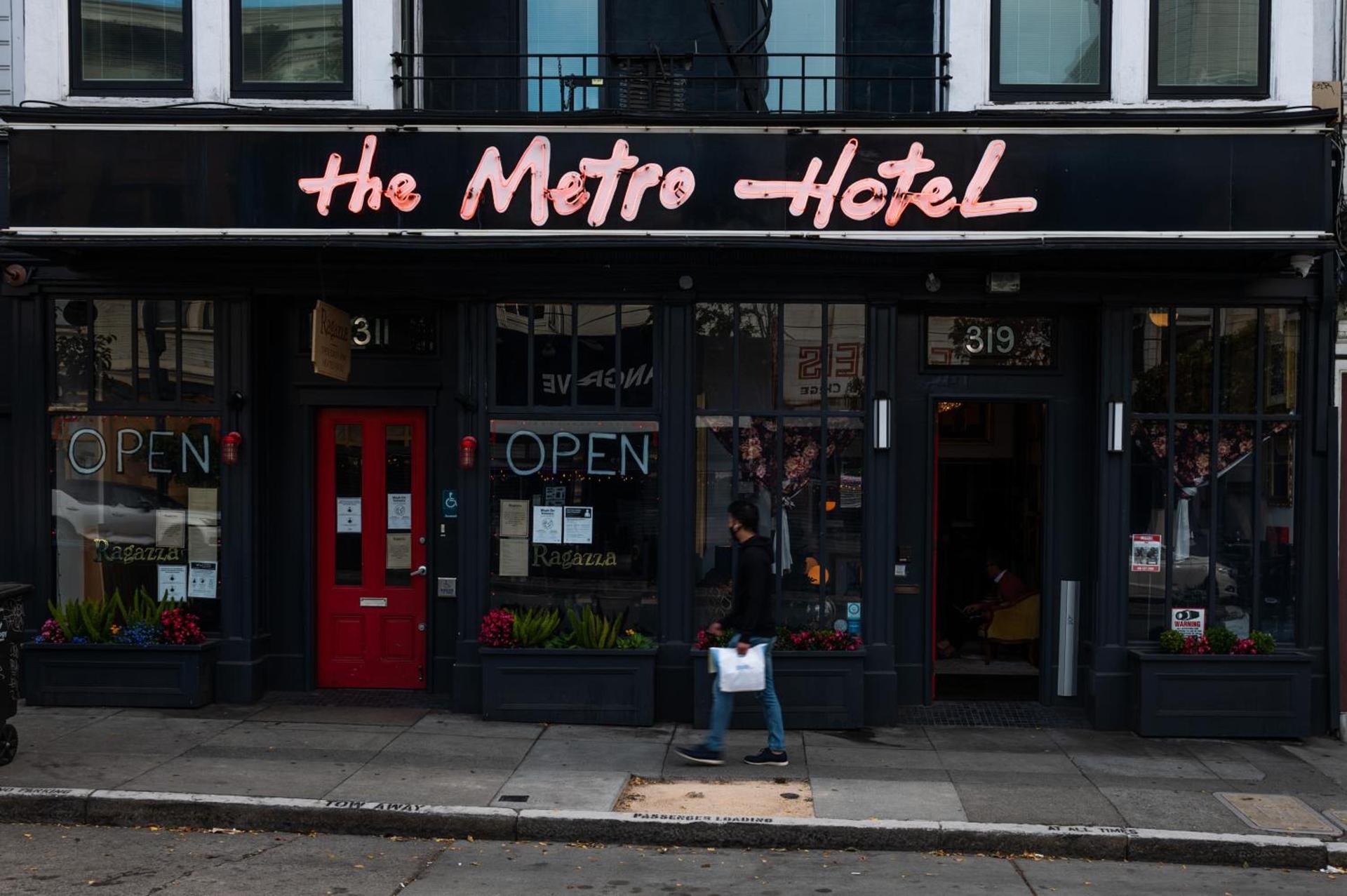 The Metro Hotel photo 2