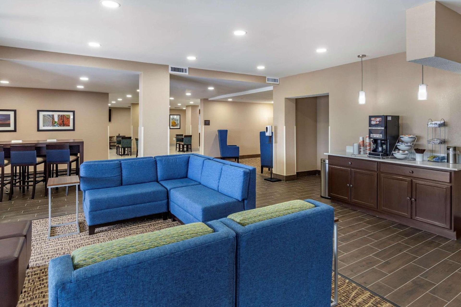 Quality Inn & Suites Spring Lake - Fayetteville near Fort Bragg photo 4