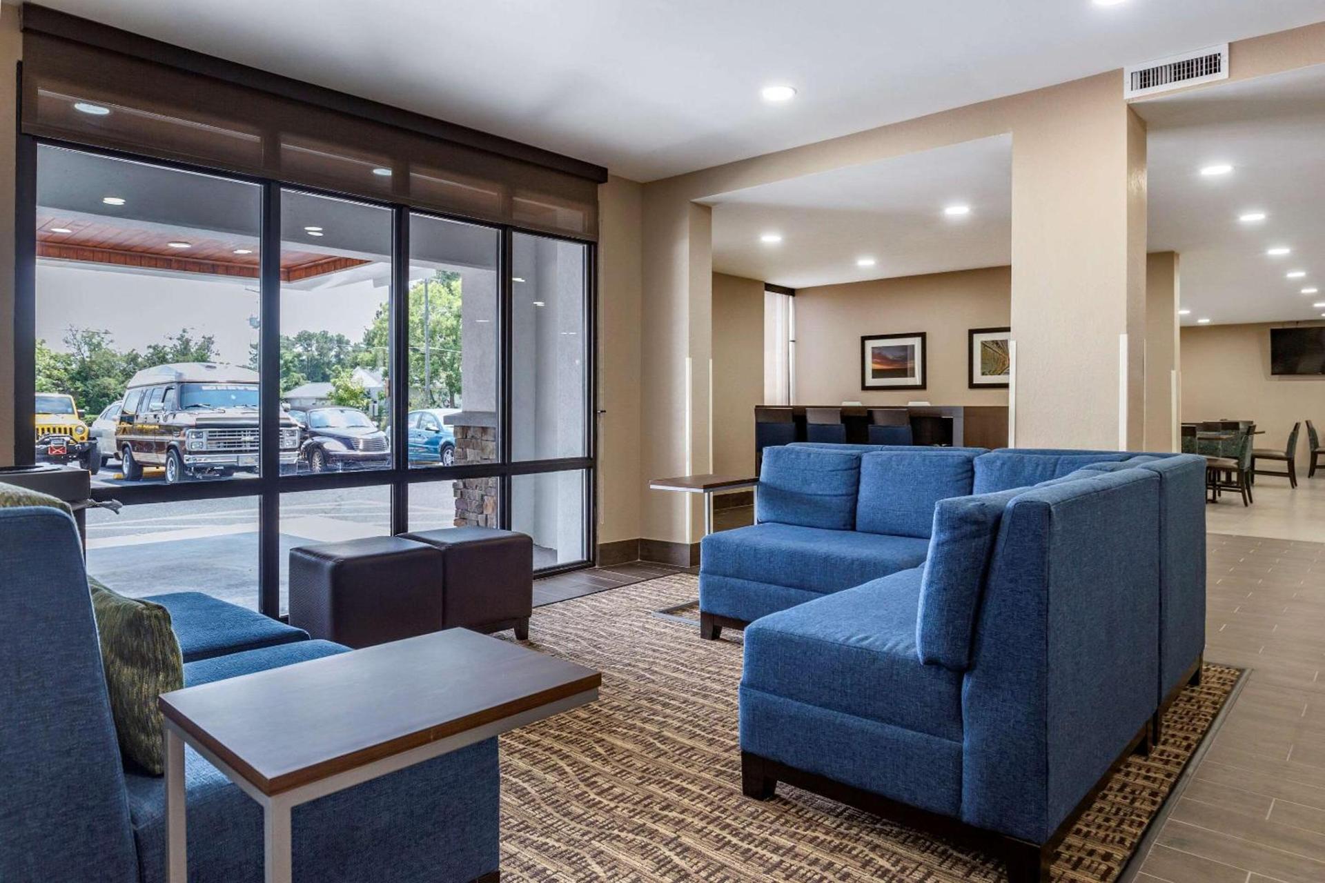 Quality Inn & Suites Spring Lake - Fayetteville near Fort Bragg photo 6