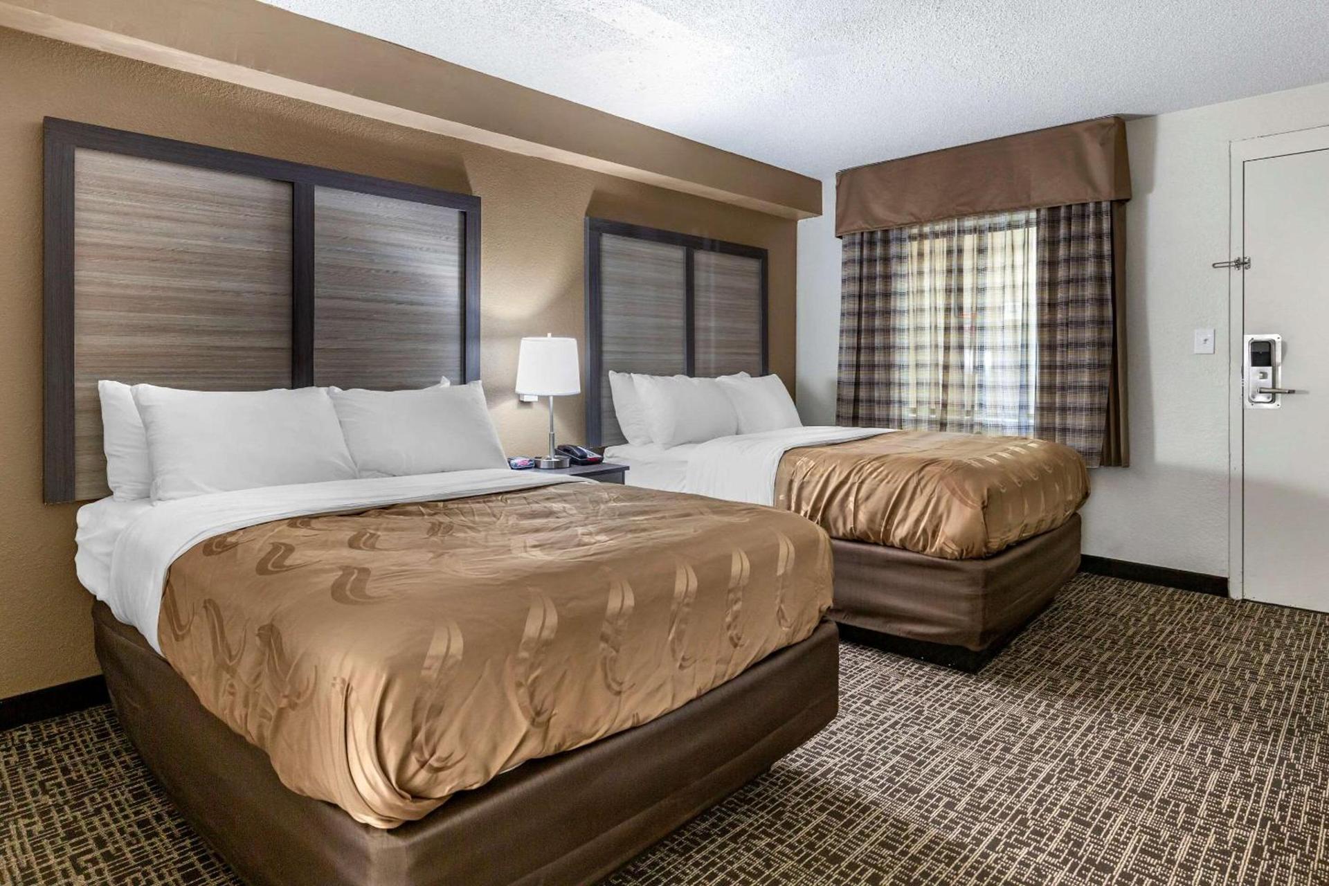 Quality Inn & Suites Spring Lake - Fayetteville near Fort Bragg photo 16