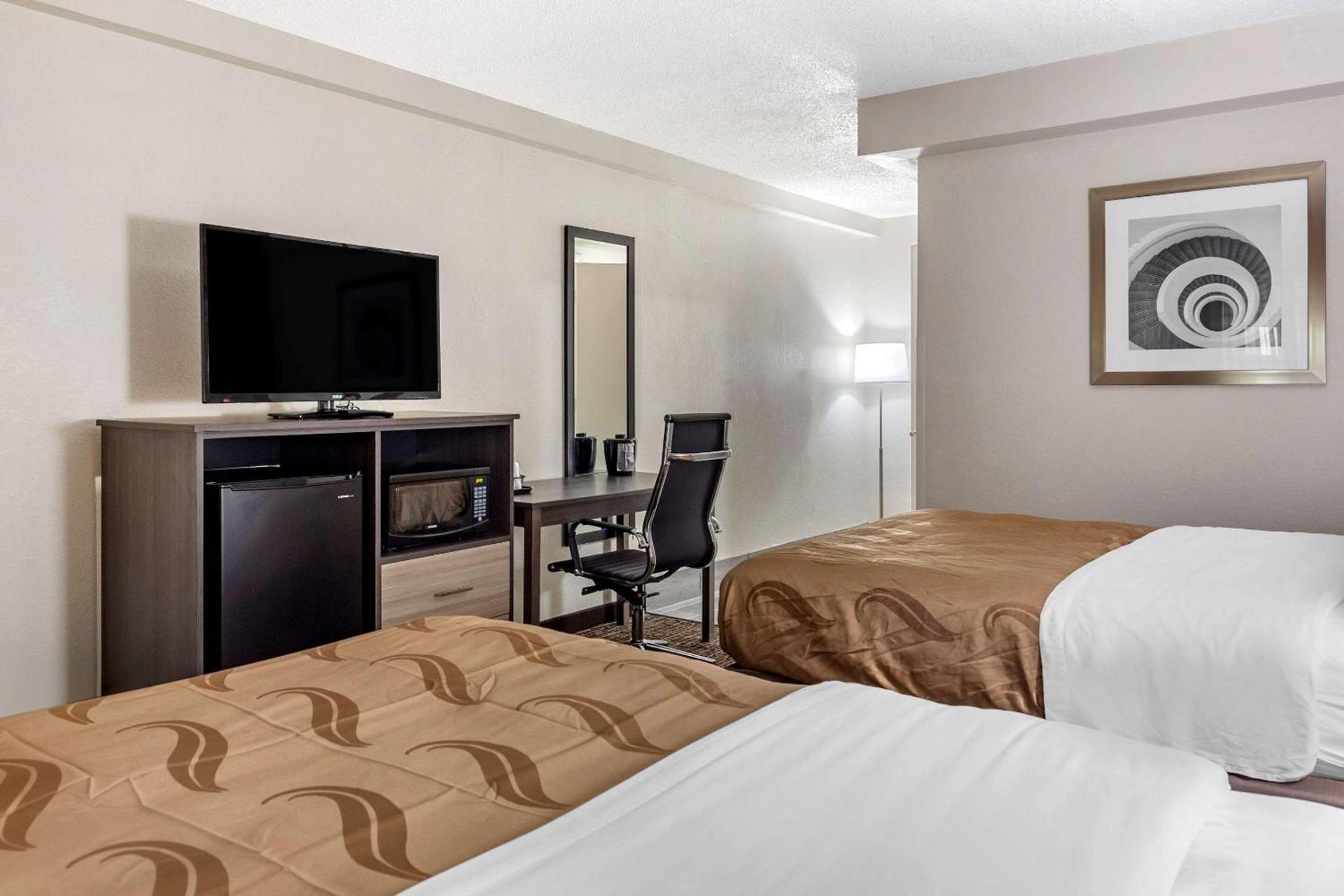 Quality Inn & Suites Spring Lake - Fayetteville near Fort Bragg photo 18