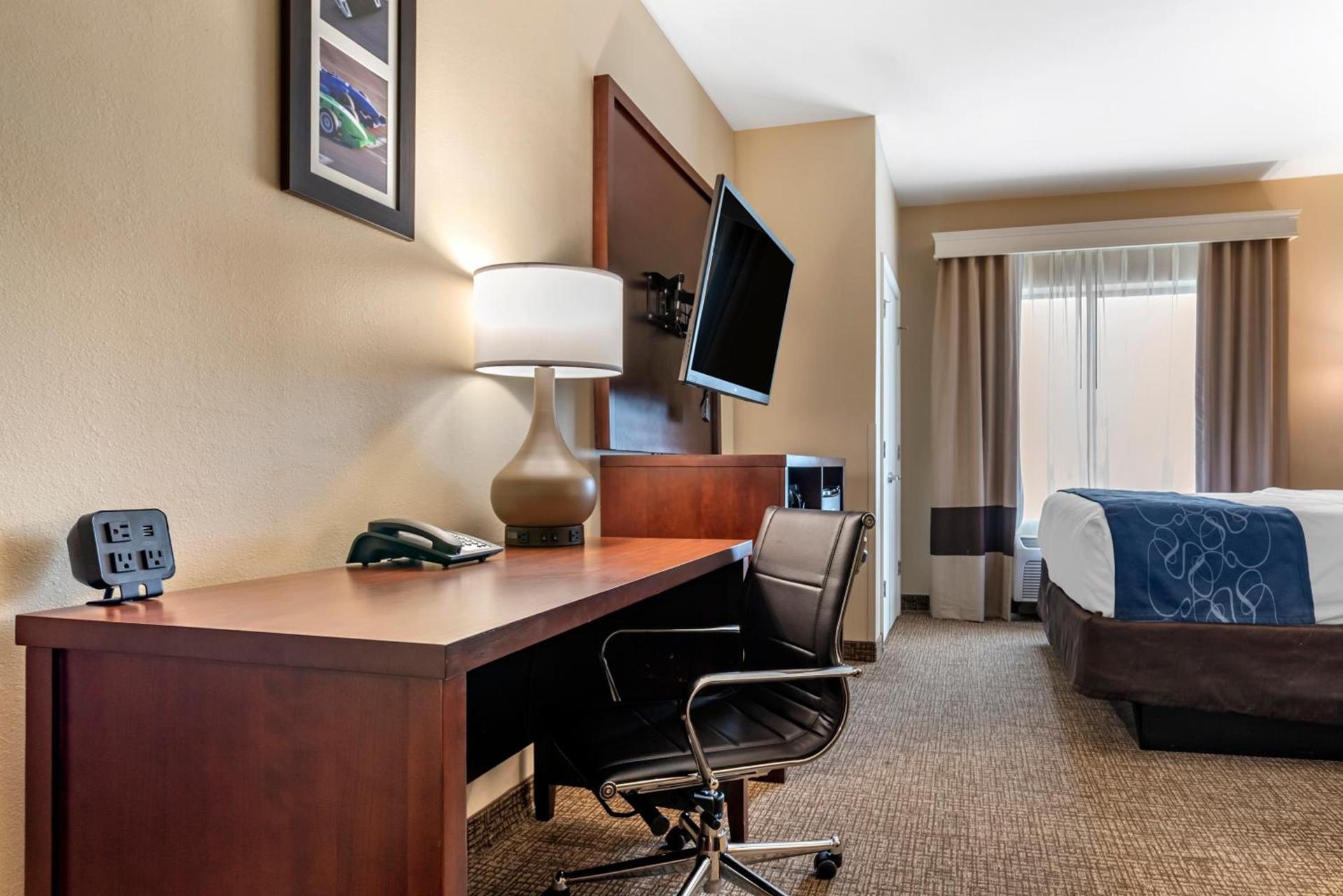 Comfort Suites Pell City near Logan Martin Lake photo 34