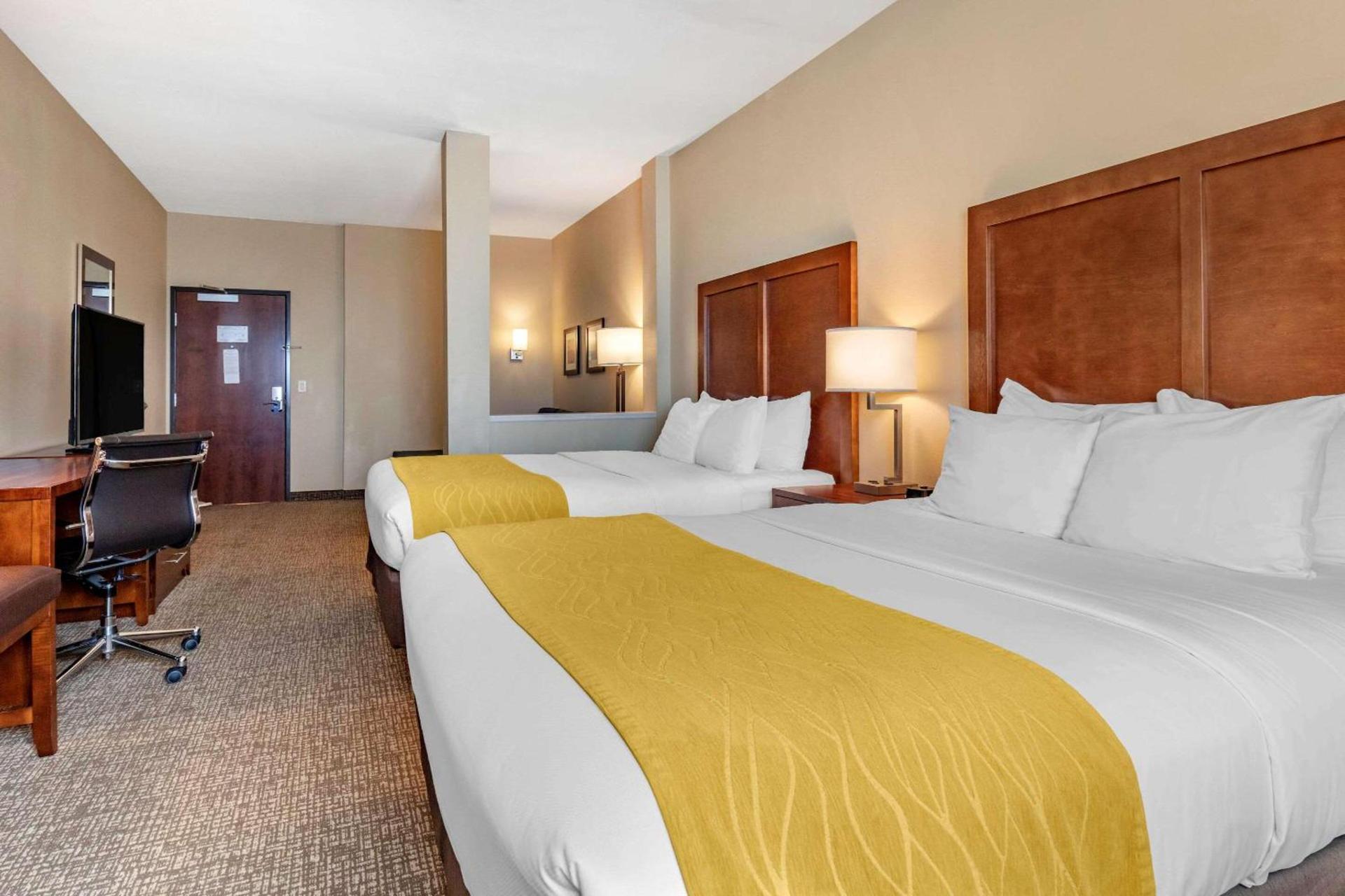 Comfort Inn & Suites Edgewood photo 10