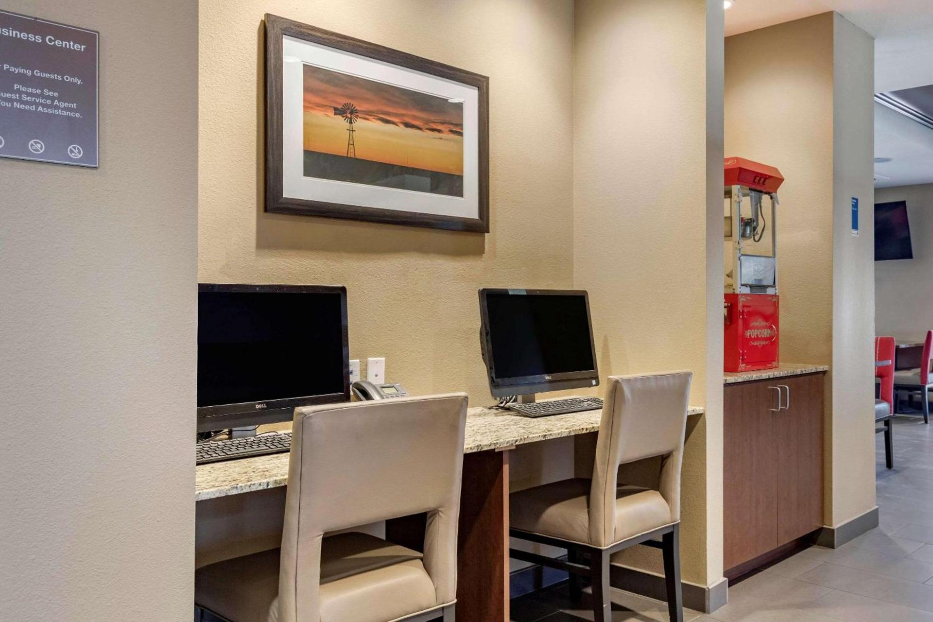 Comfort Inn & Suites Edgewood photo 25