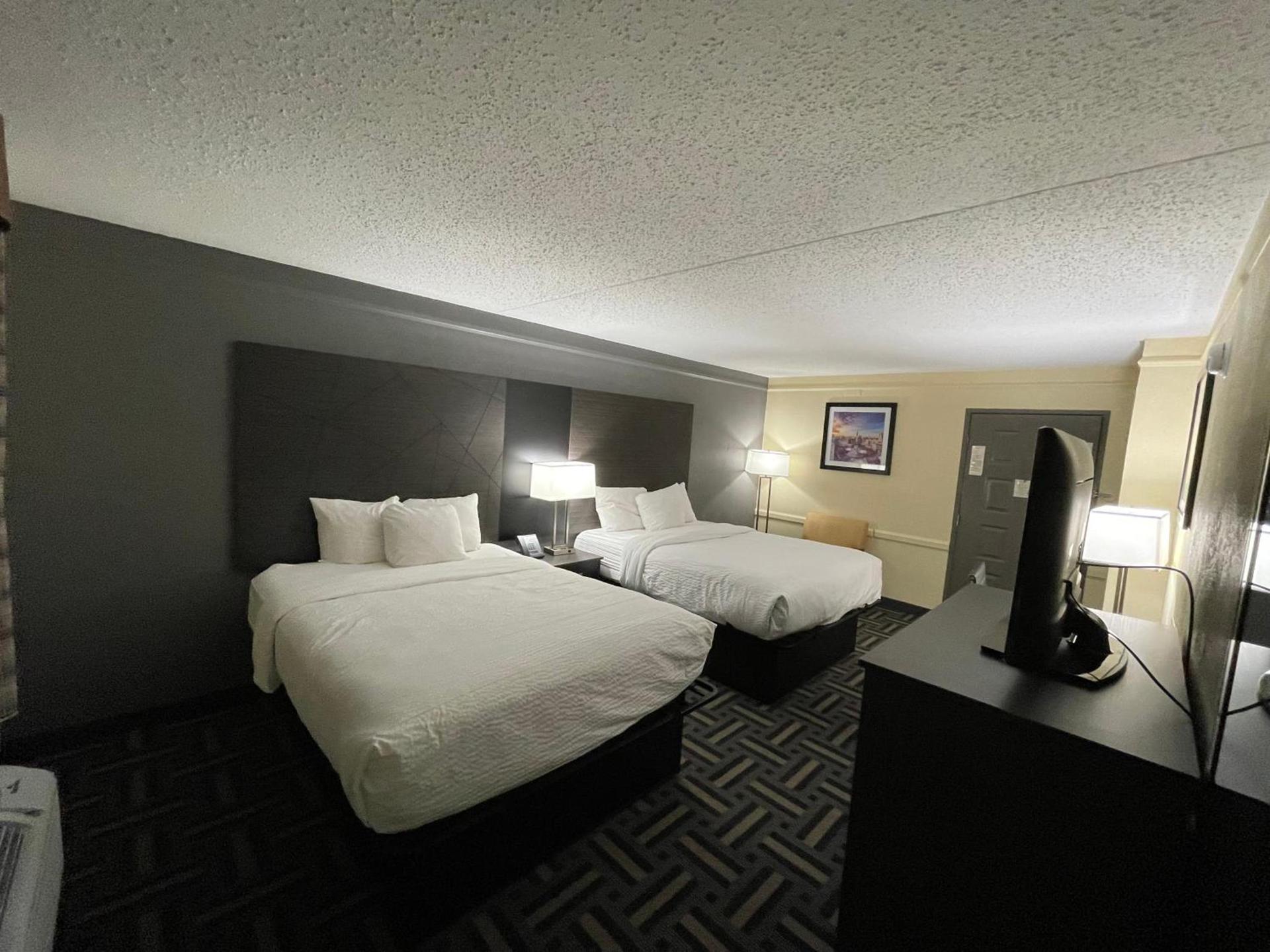 Baymont by Wyndham Indianapolis Airport Lynhurst photo 10