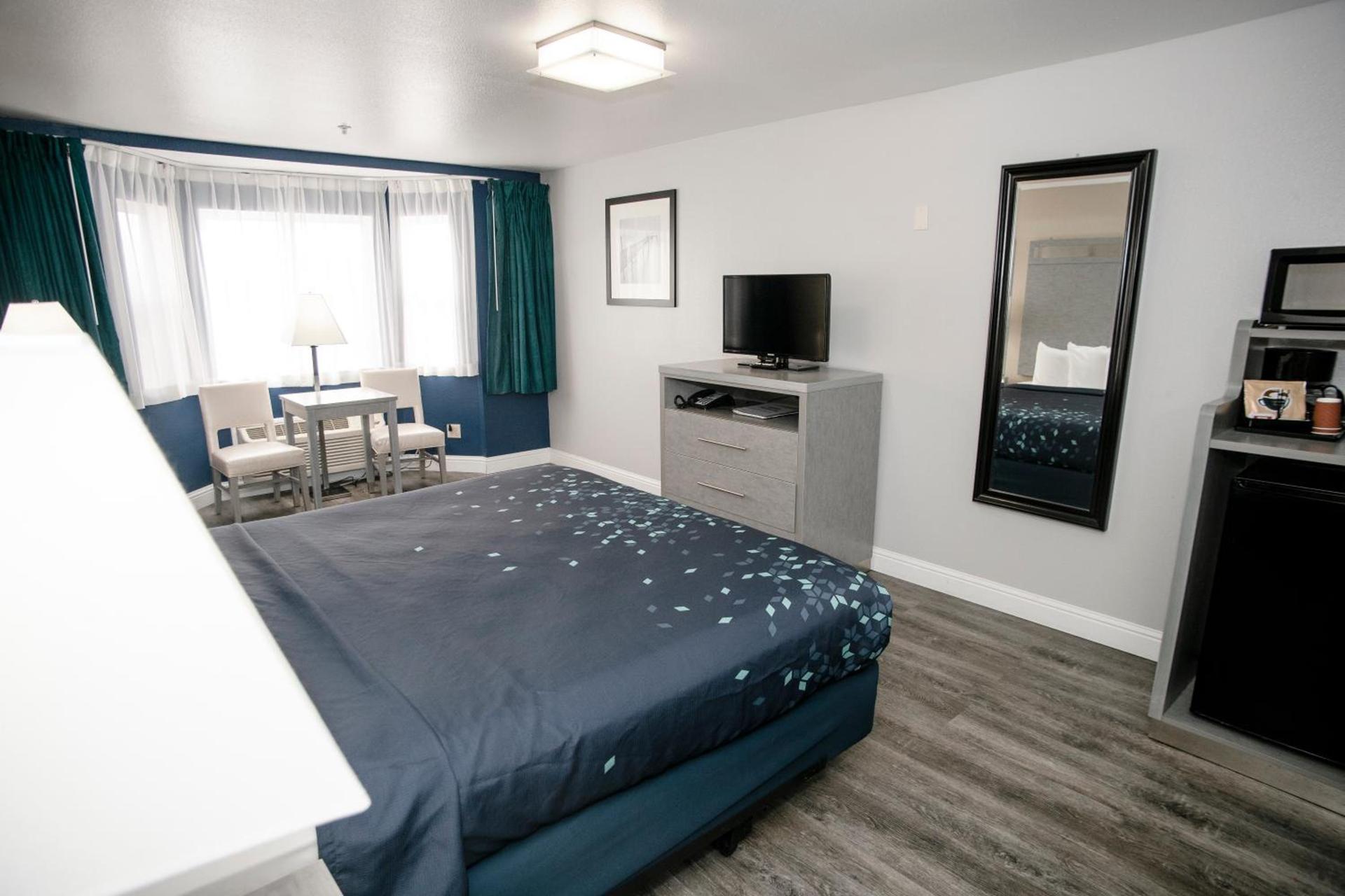 Anchor Beach Inn photo 31