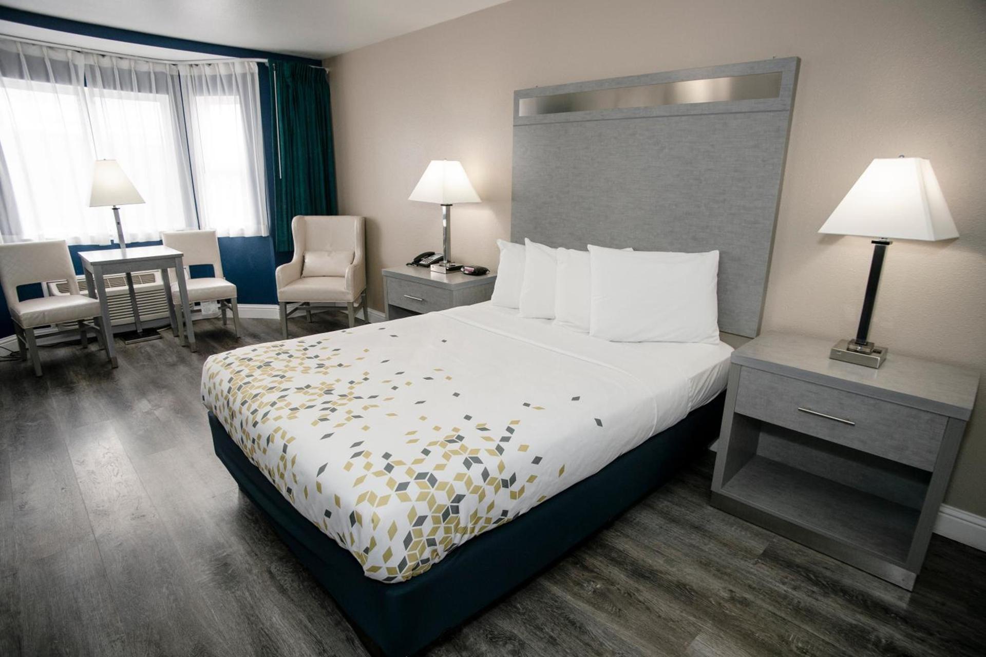 Anchor Beach Inn photo 37