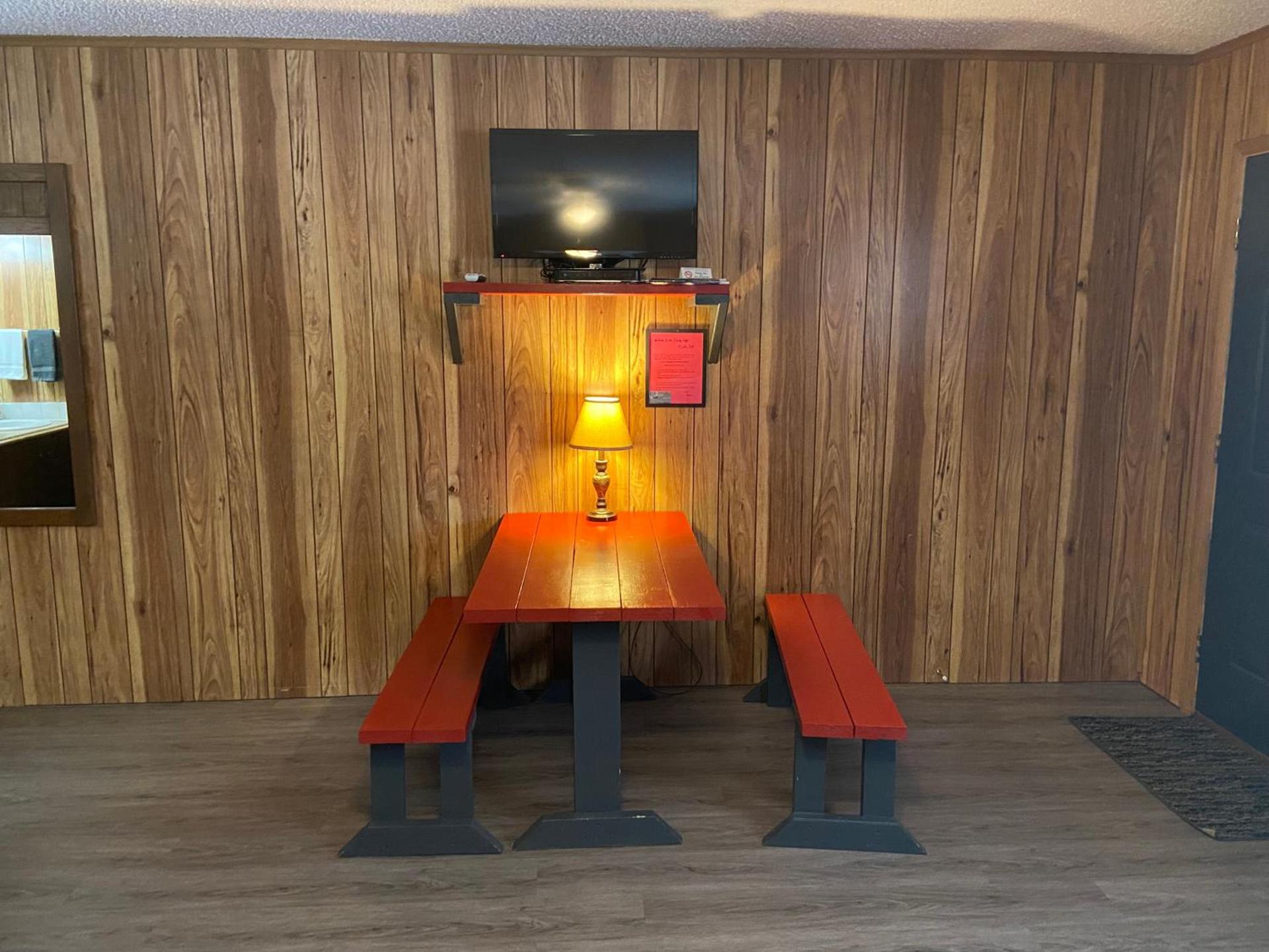 Reel Inn and Lodge photo 18