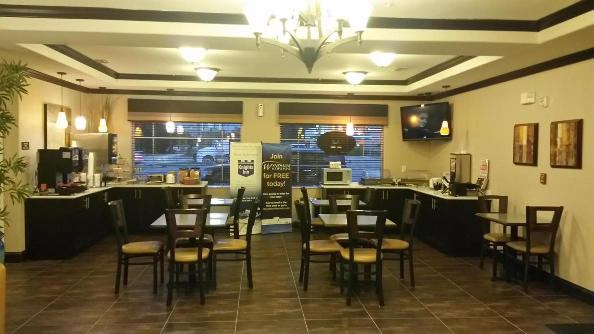 Atria Inn & Suites photo 9