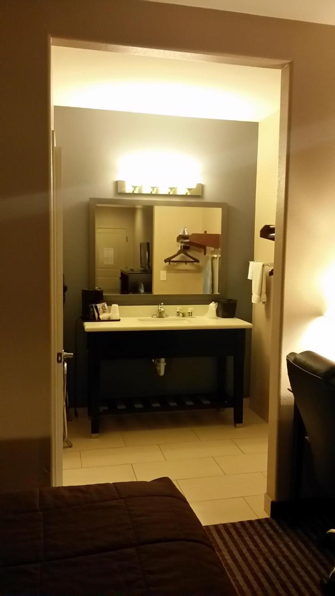 Atria Inn & Suites photo 16