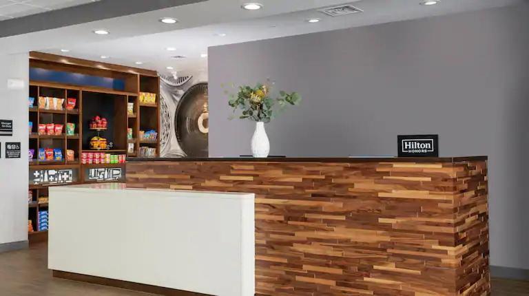 Hampton Inn Old Bridge NJ photo 2