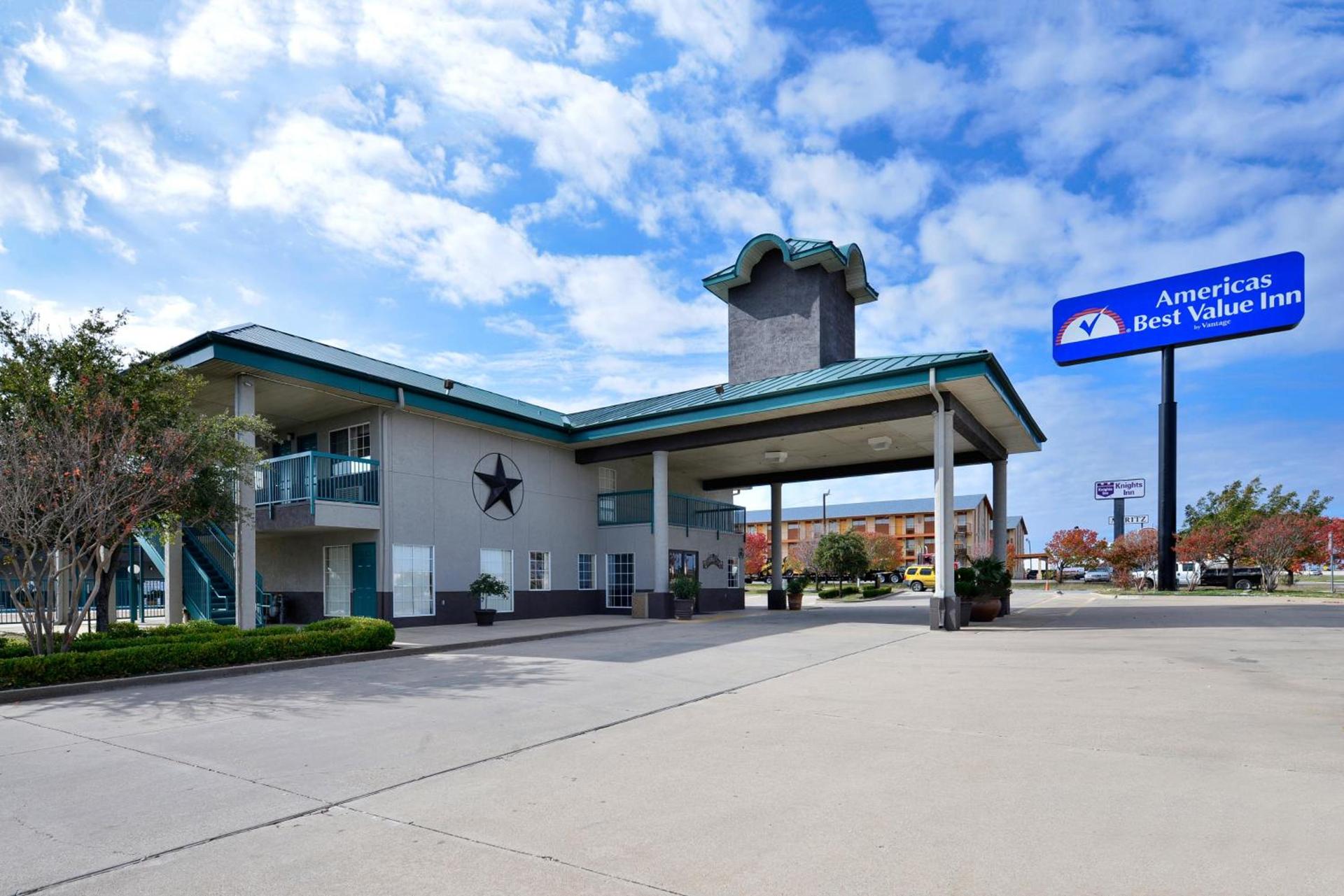 Americas Best Value Inn Fort Worth photo 11