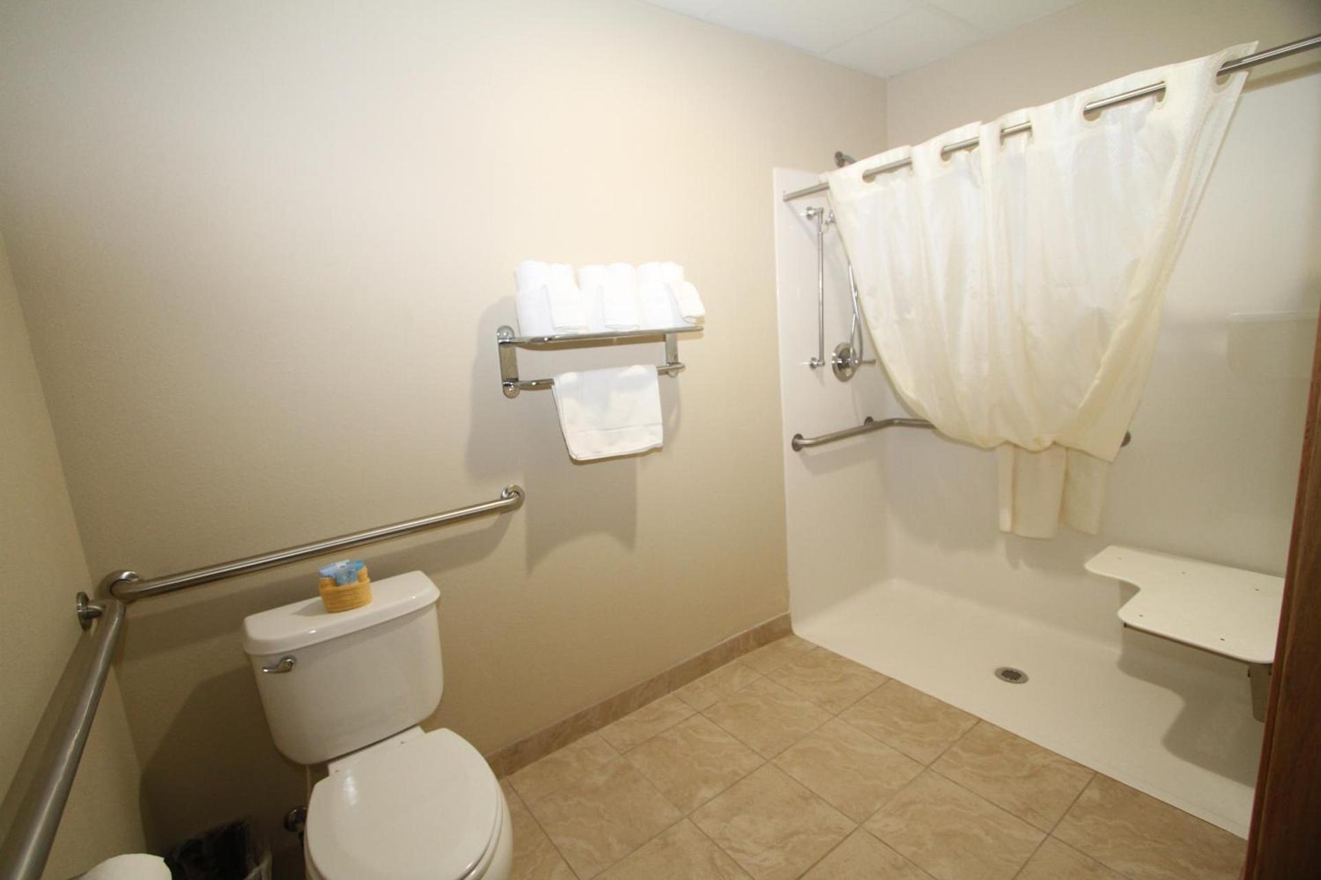 Bowman Inn and Suites photo 33