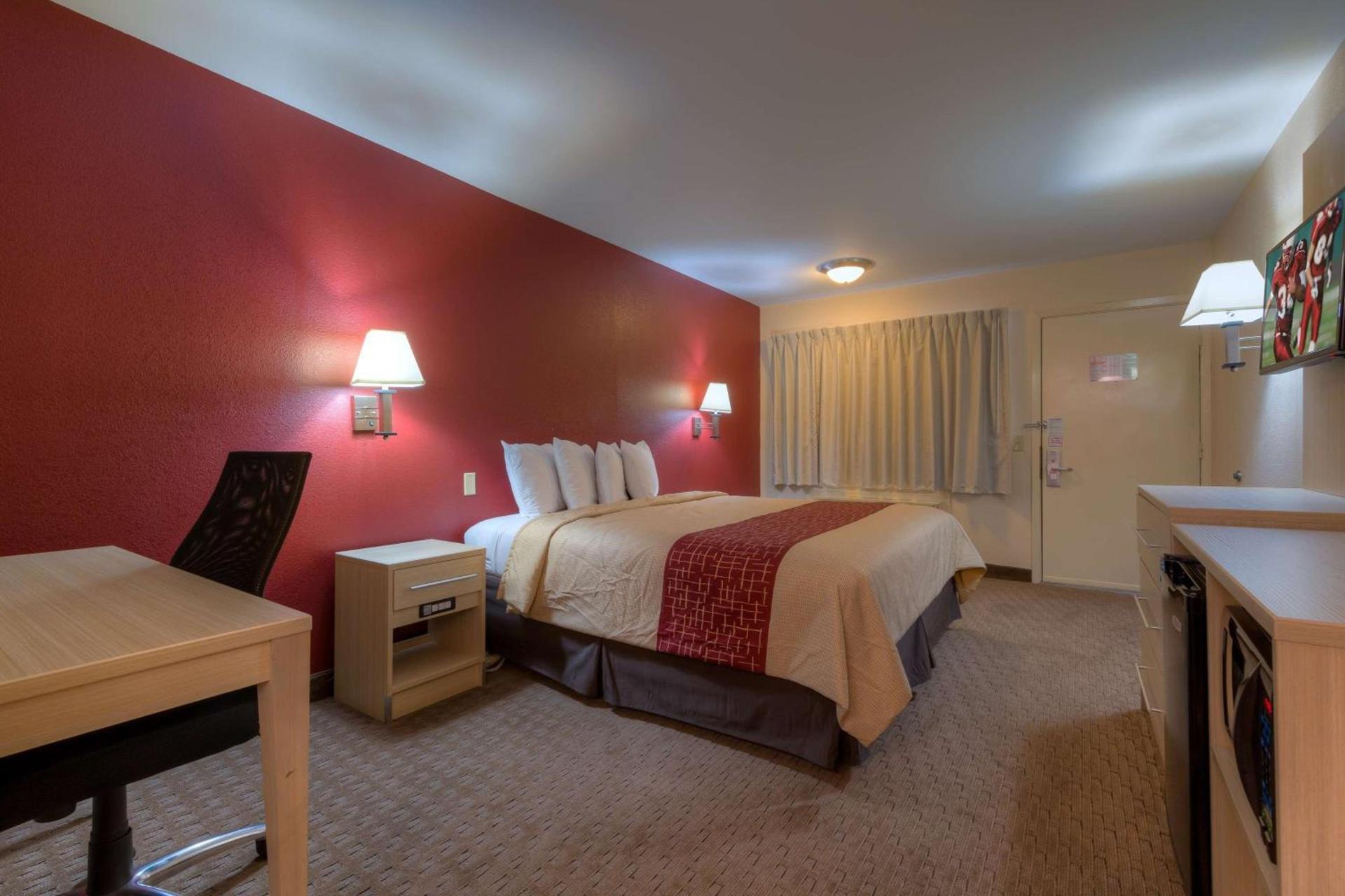 Red Roof Inn Memphis East photo 12