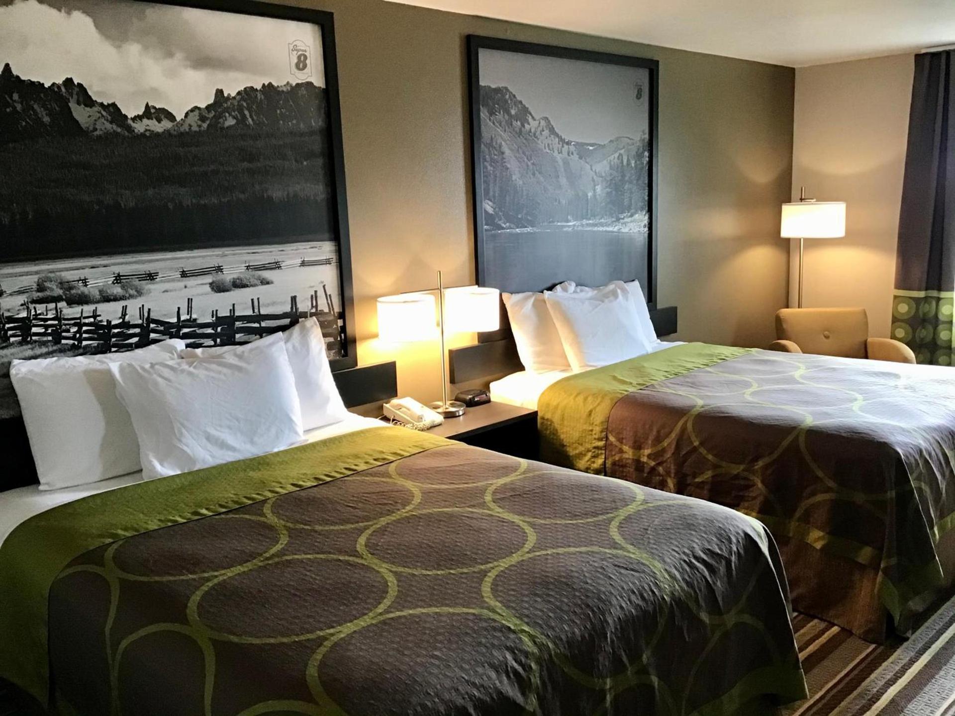 Super 8 by Wyndham Super 8 Blackfoot photo 15