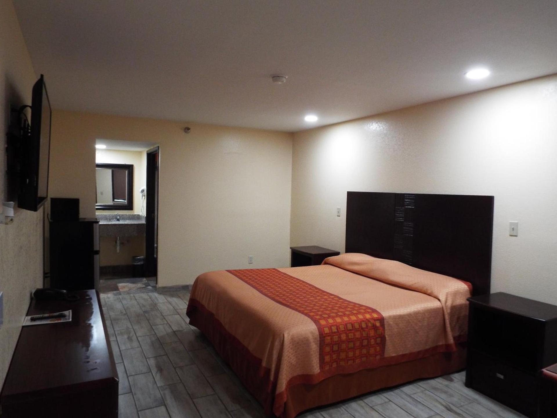 Texas Inn Harlingen photo 7