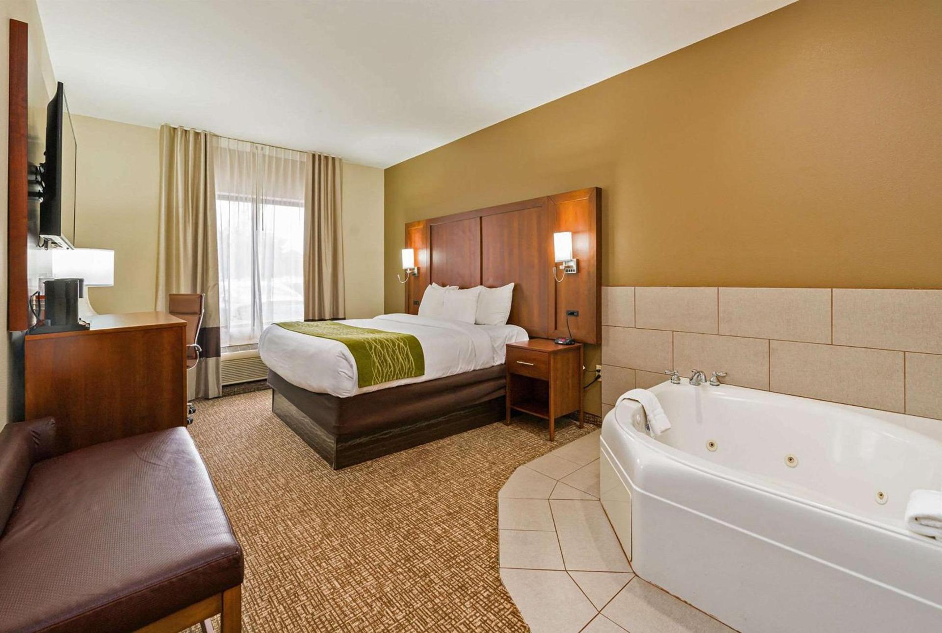 Comfort Inn & Suites Augusta West Near Fort Gordon photo 14