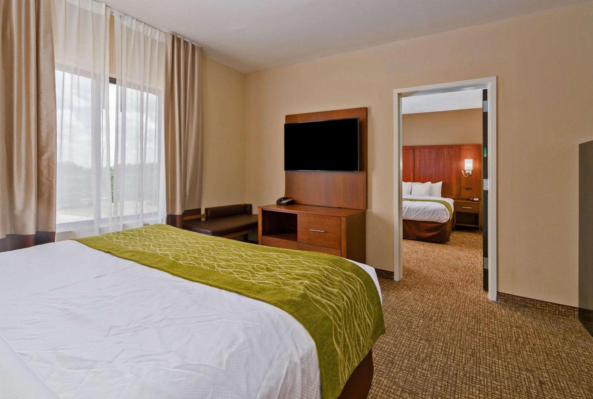 Comfort Inn & Suites Augusta West Near Fort Gordon photo 16