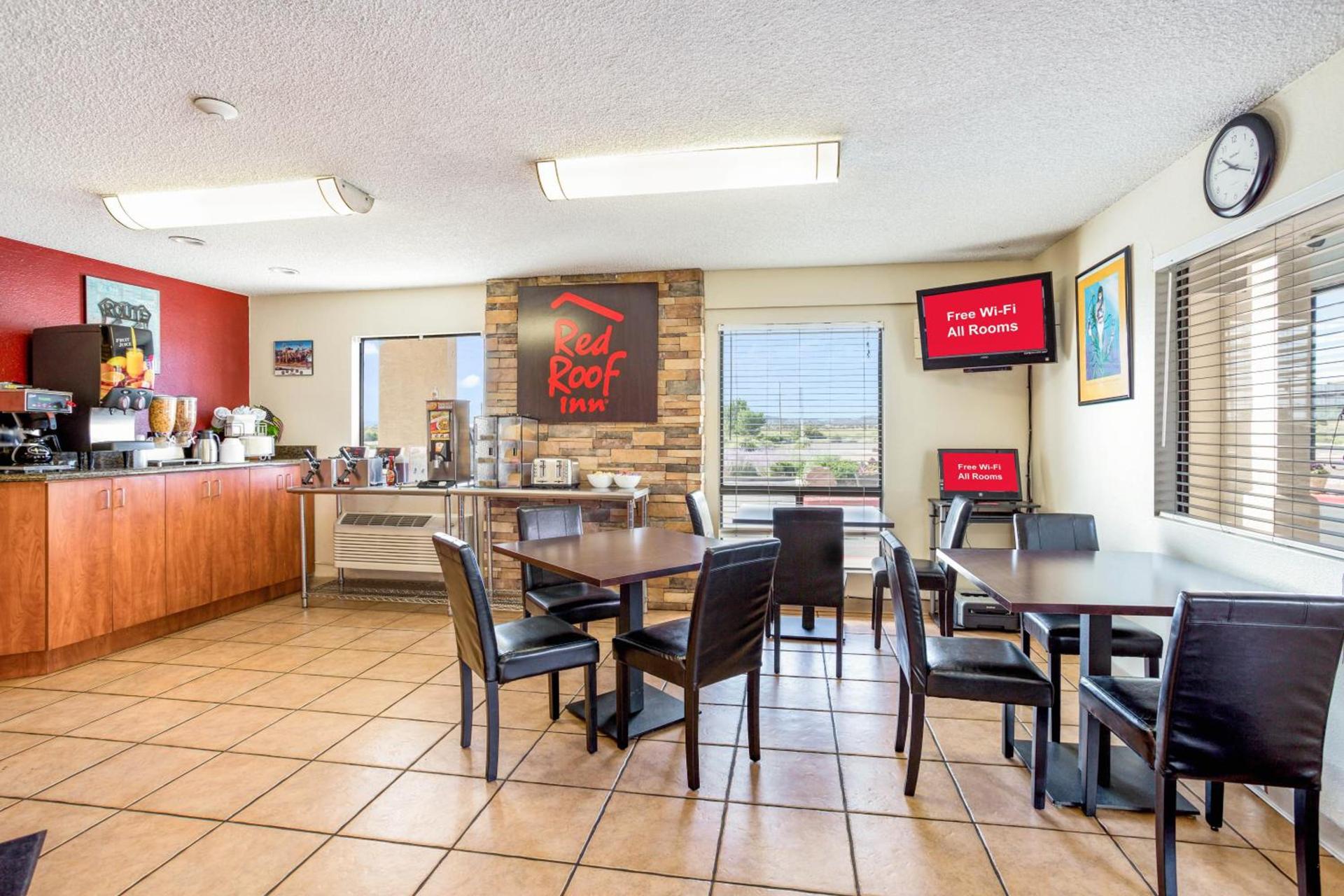Red Roof Inn Gallup photo 7