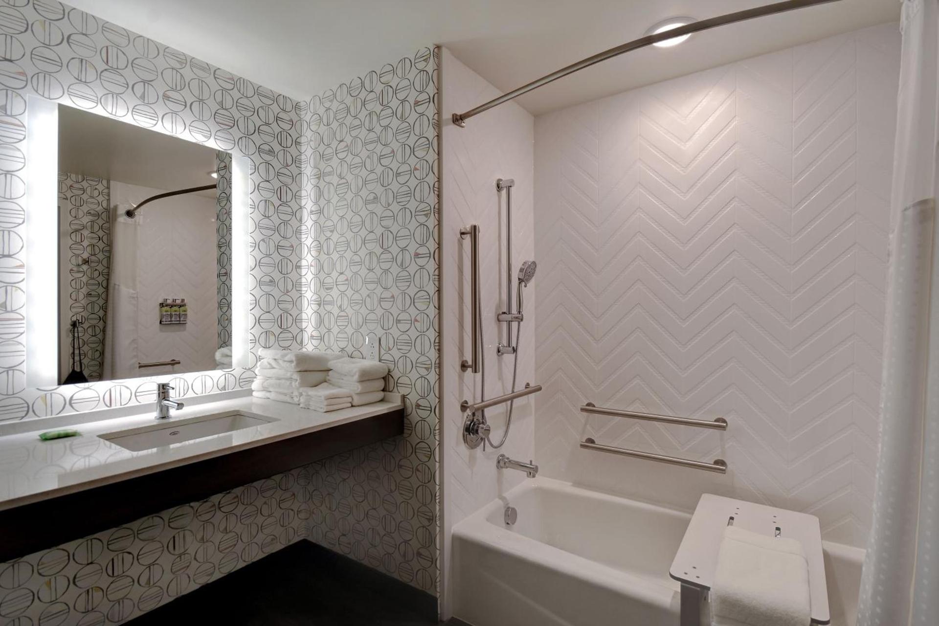 Holiday Inn - Erie by IHG photo 78