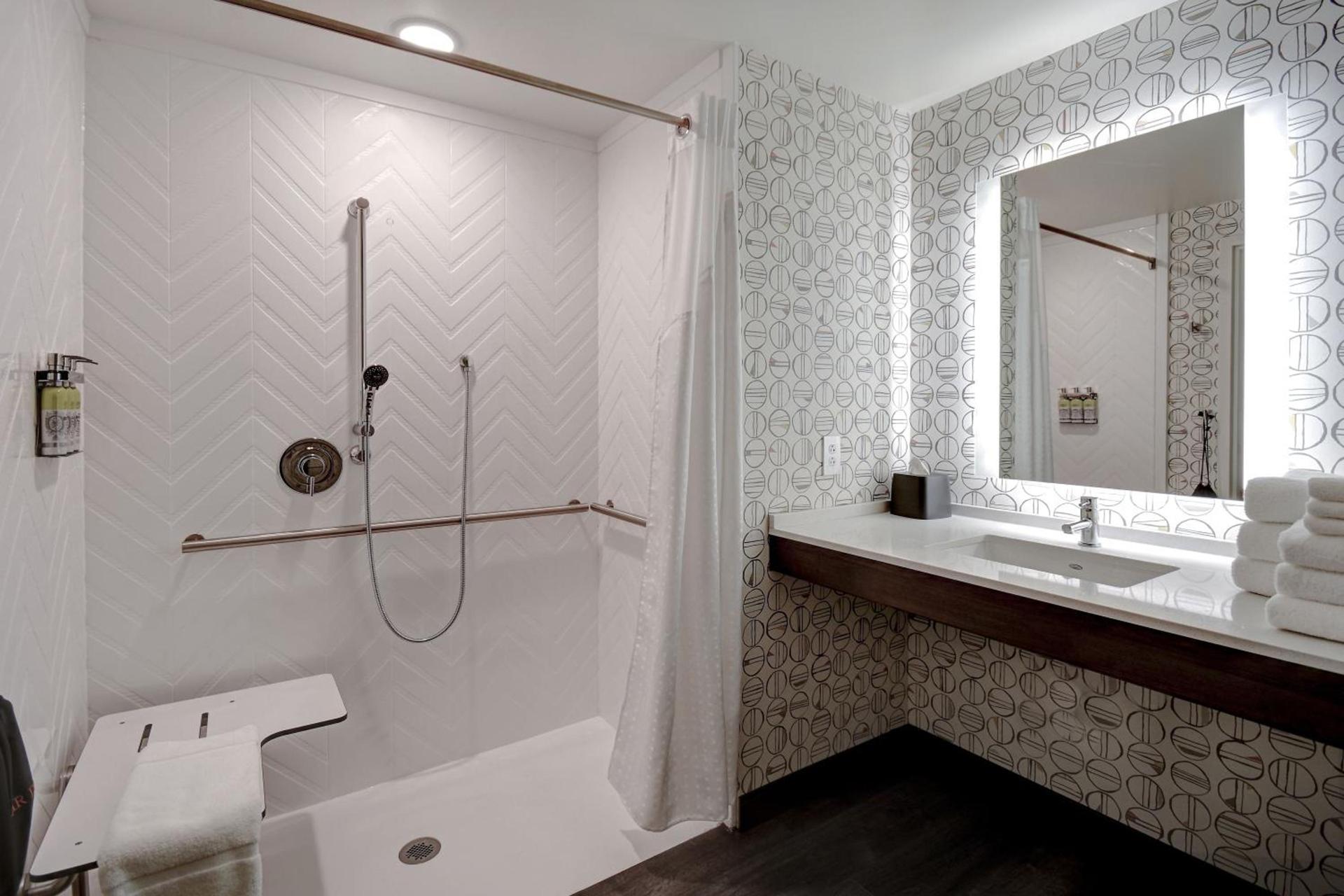 Holiday Inn - Erie by IHG photo 80