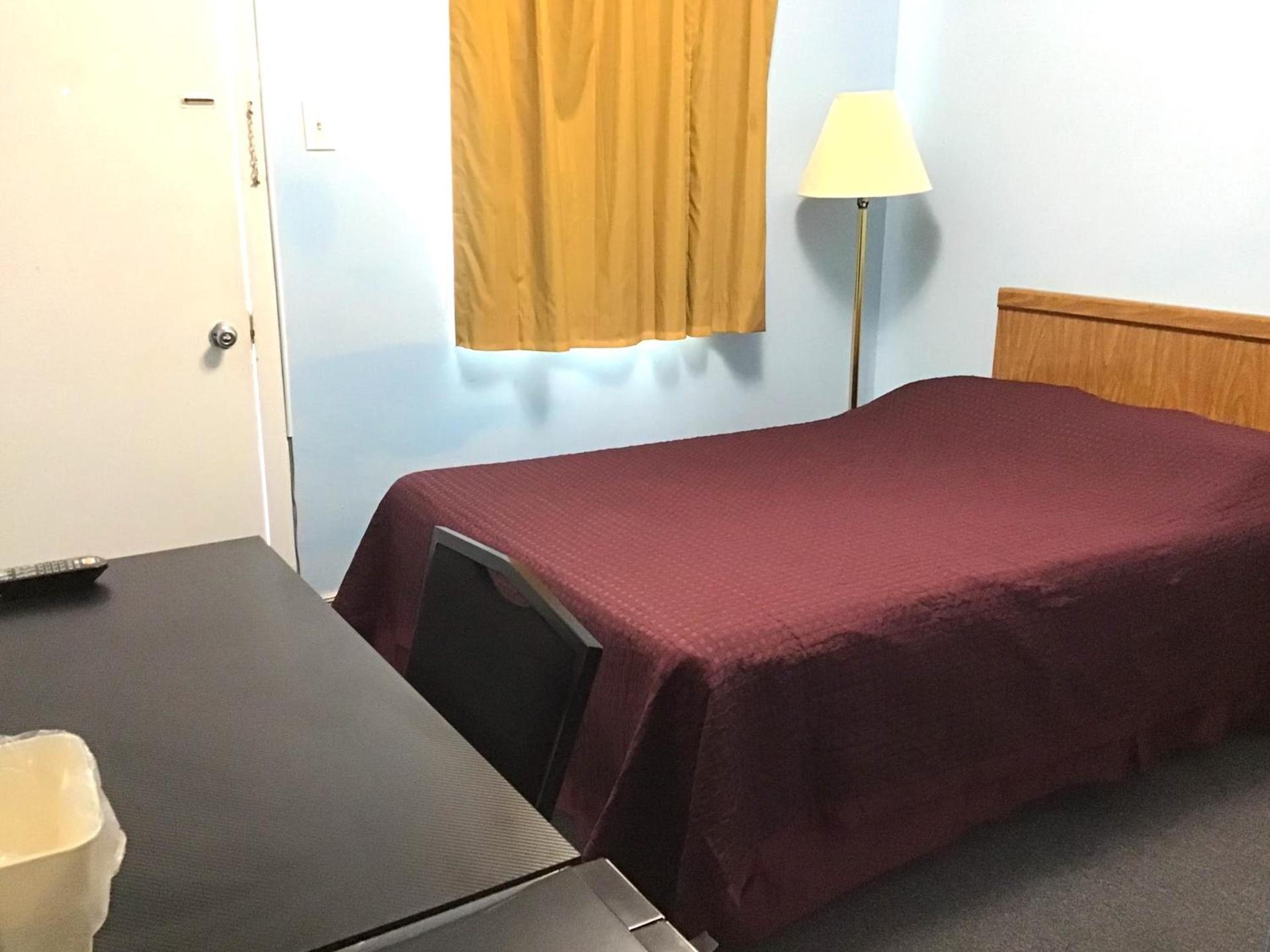 Economy Inn photo 12