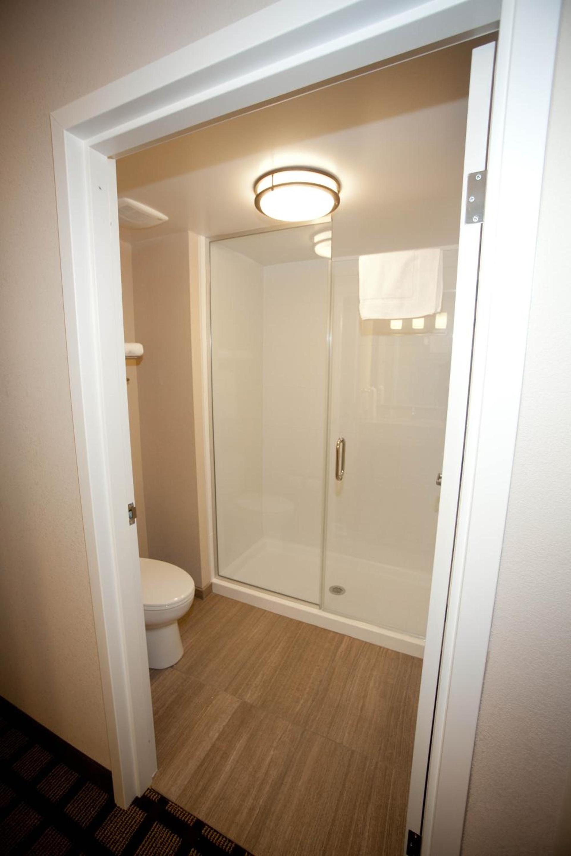 Baymont by Wyndham Erie photo 25