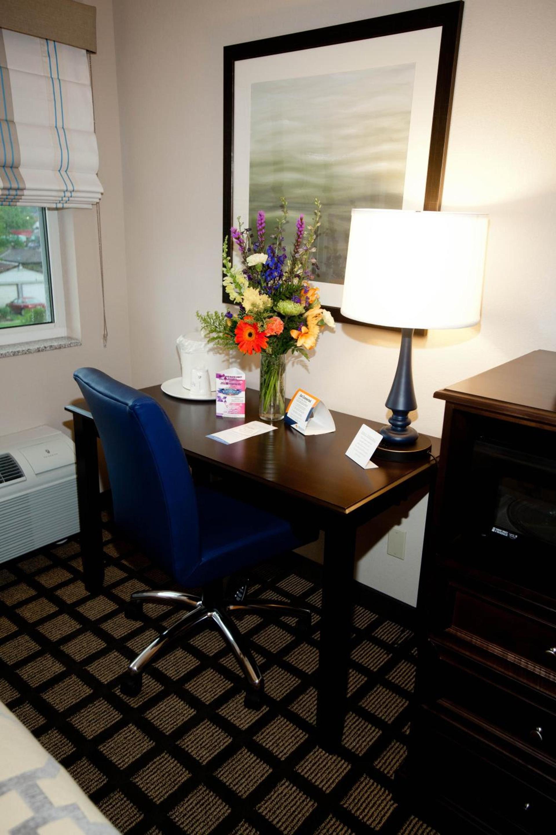 Baymont by Wyndham Erie photo 18