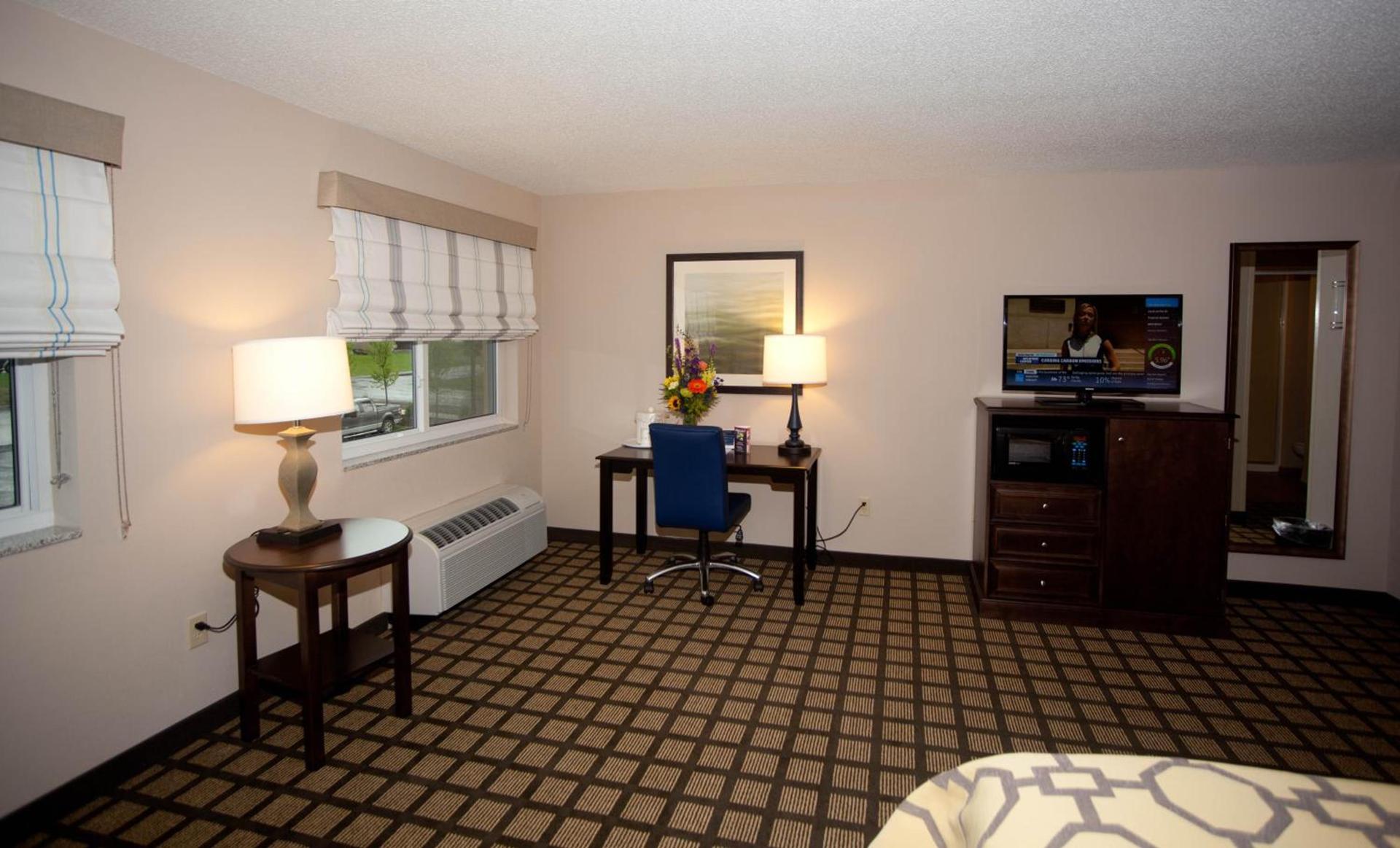 Baymont by Wyndham Erie photo 26