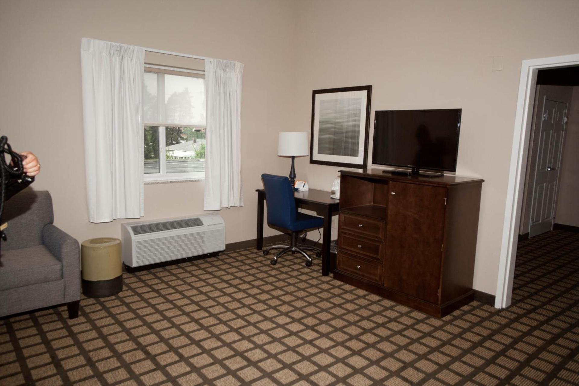 Baymont by Wyndham Erie photo 20