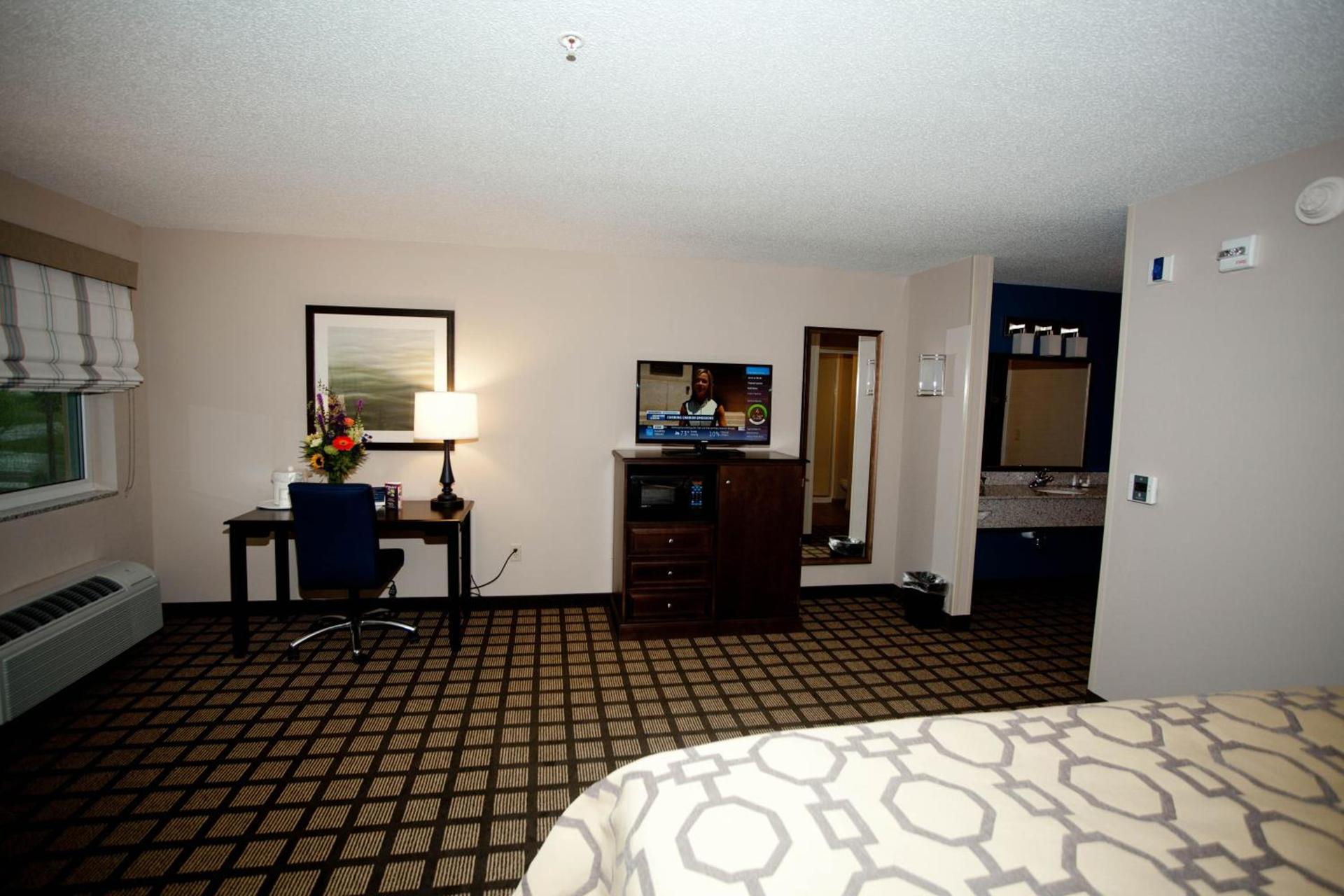Baymont by Wyndham Erie photo 21
