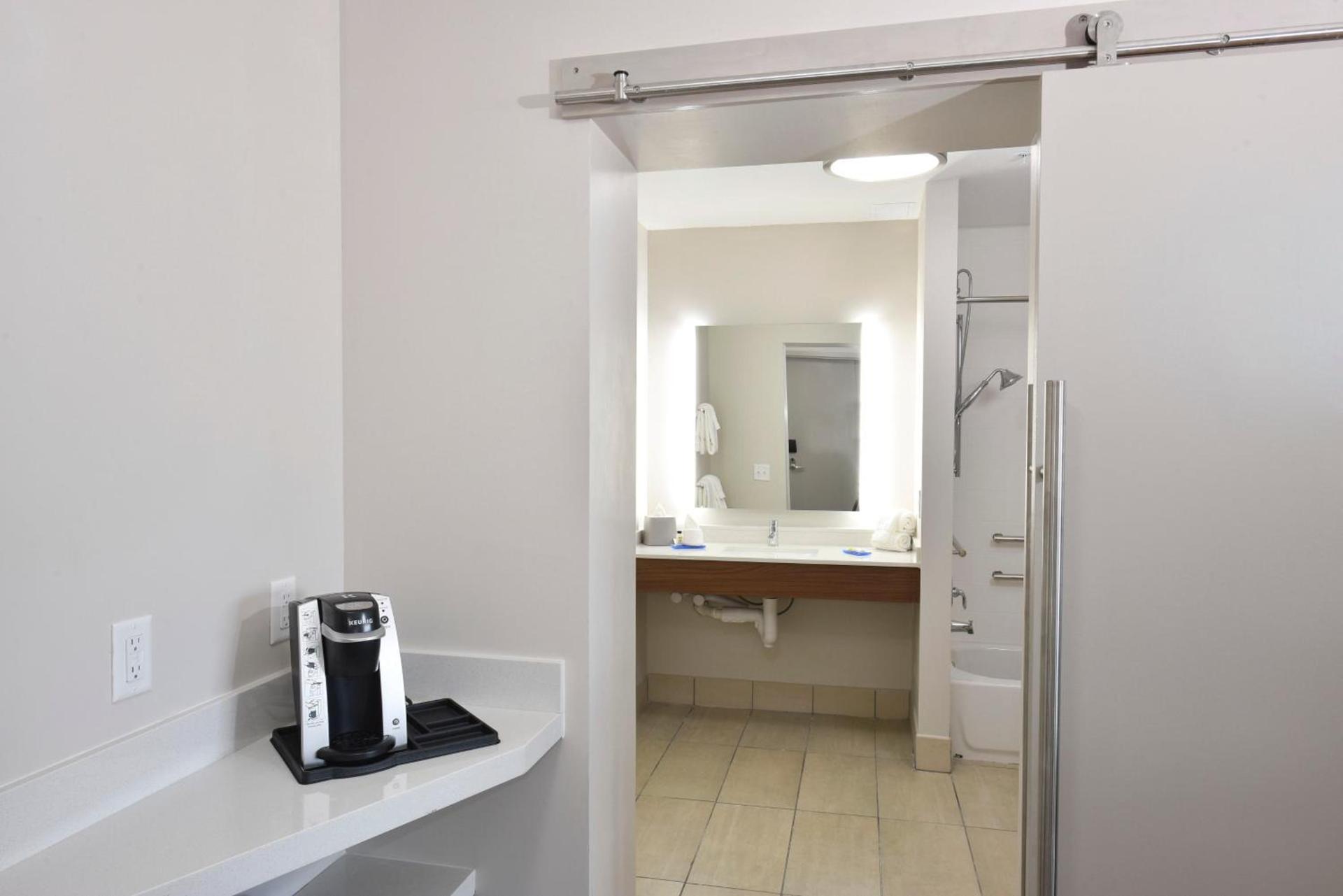 Holiday Inn Express & Suites - Orlando - Southeast by IHG photo 5