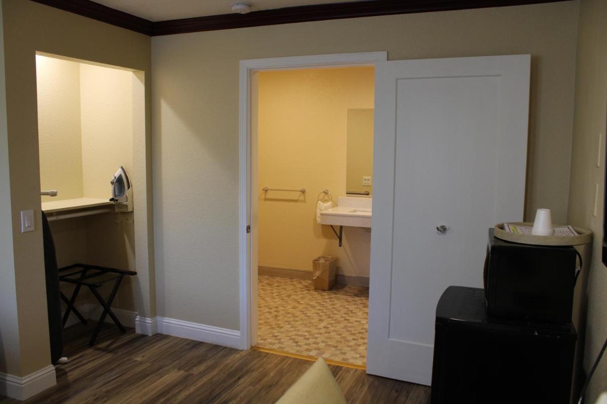 Imperial Inn Oakland photo 66