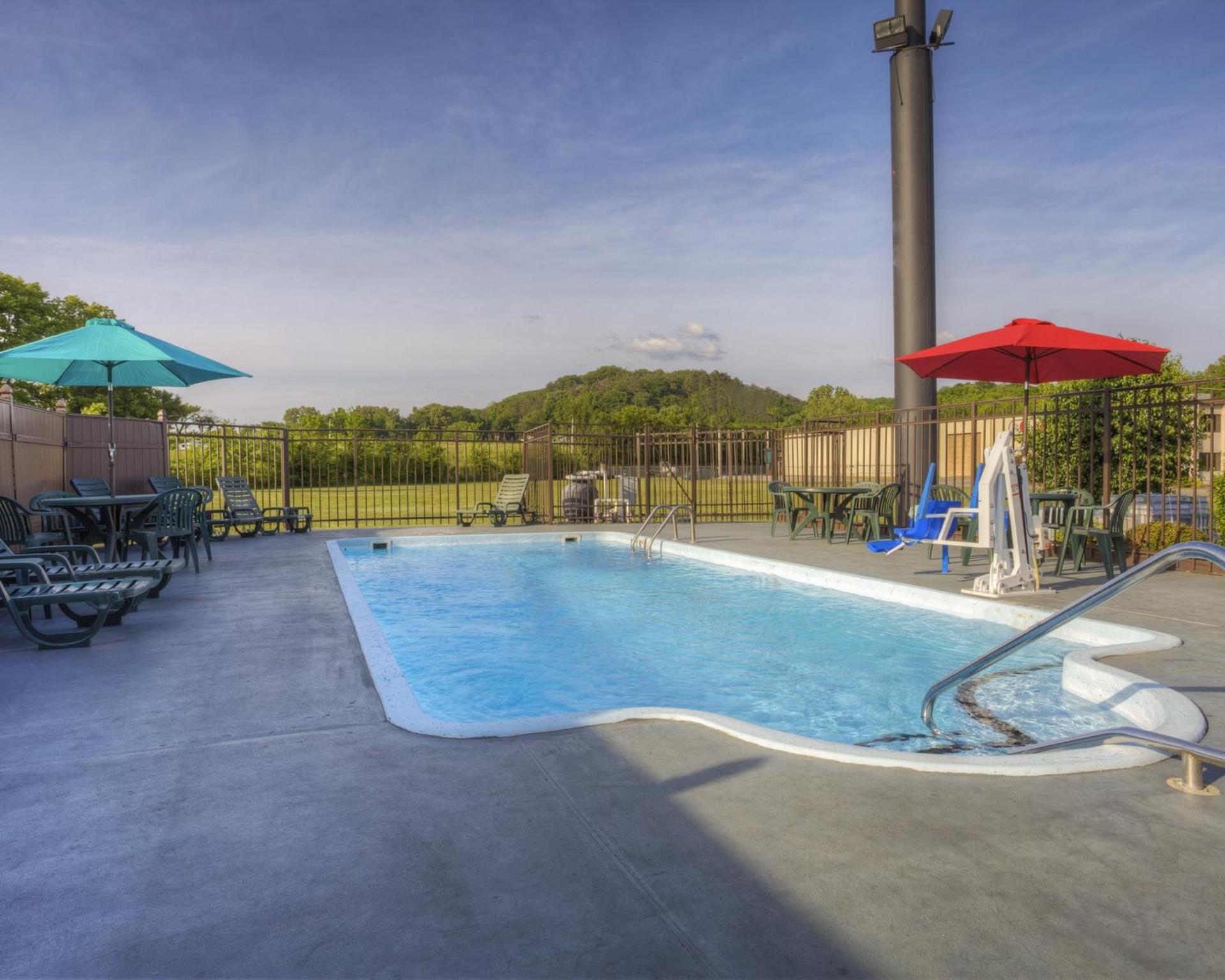 Howard Johnson by Wyndham Chattanooga Lookout Mountain I-24 photo 30