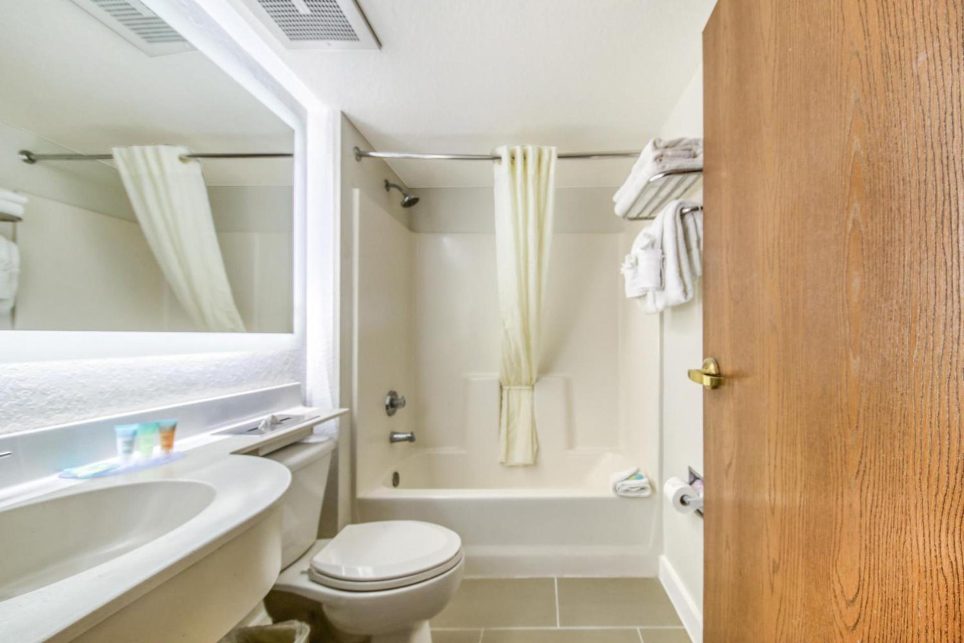Baymont by Wyndham Orlando-International Dr-Universal Blvd photo 47