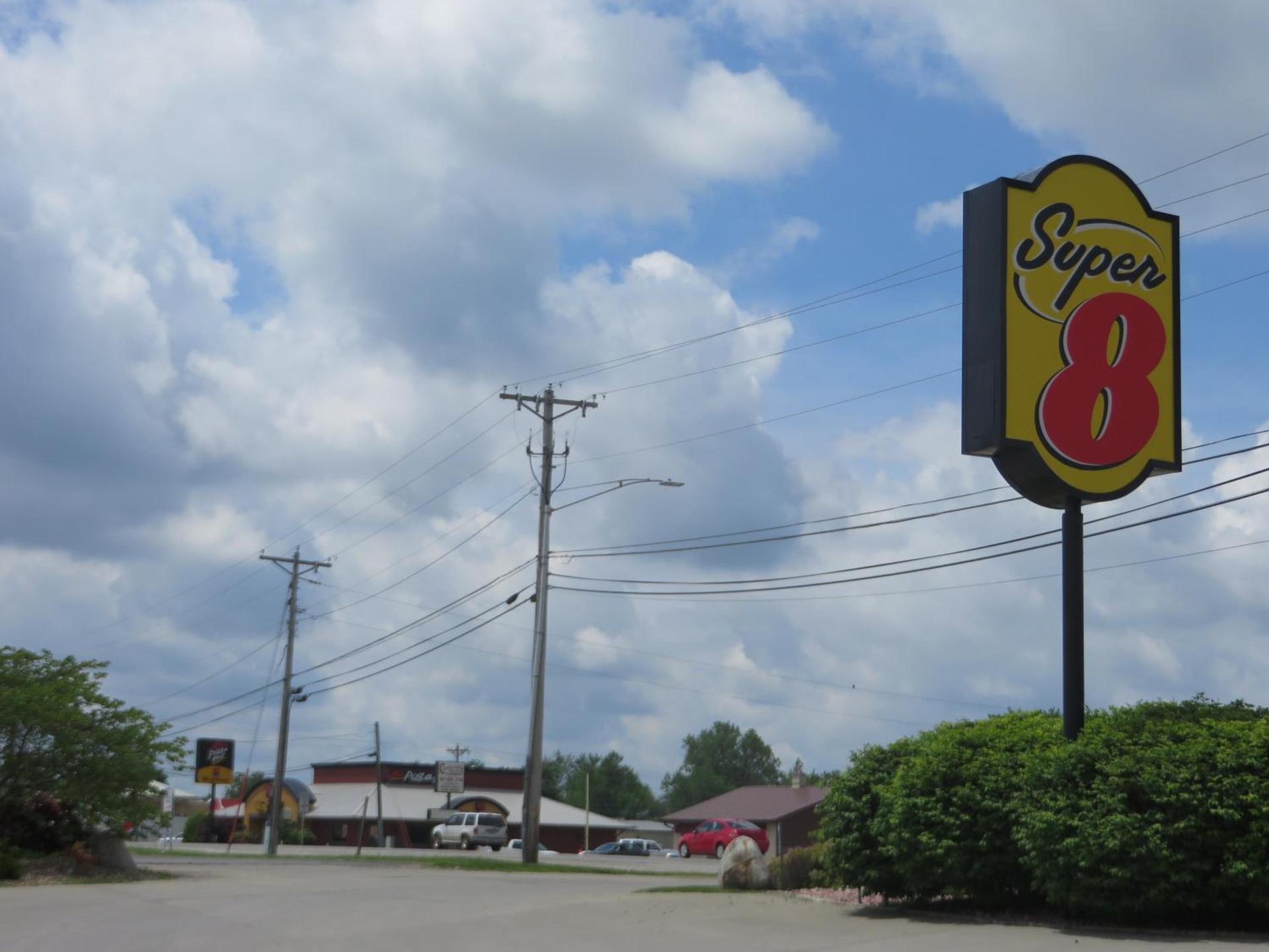 Super 8 by Wyndham Centerville photo 24