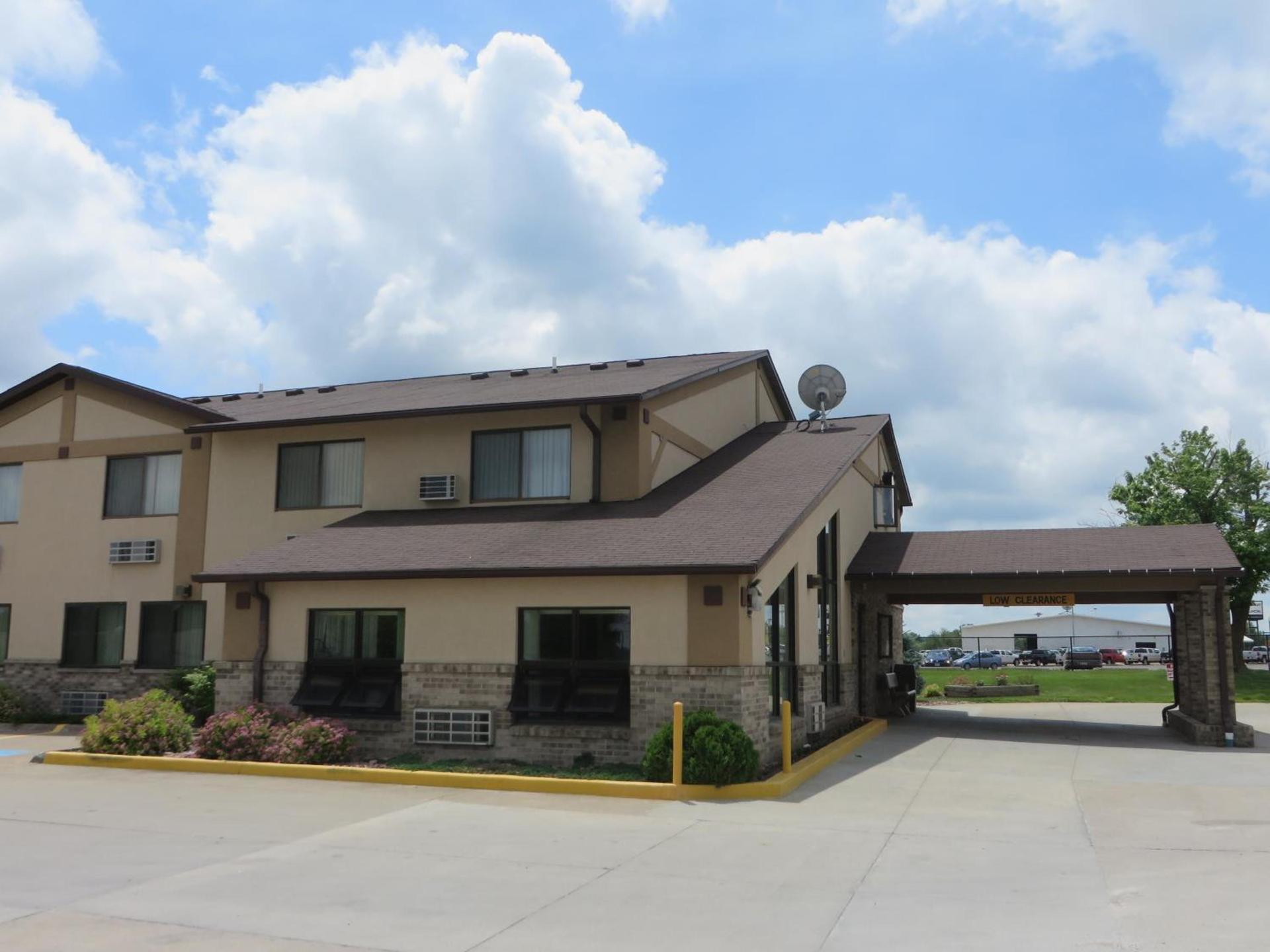 Super 8 by Wyndham Centerville photo 21